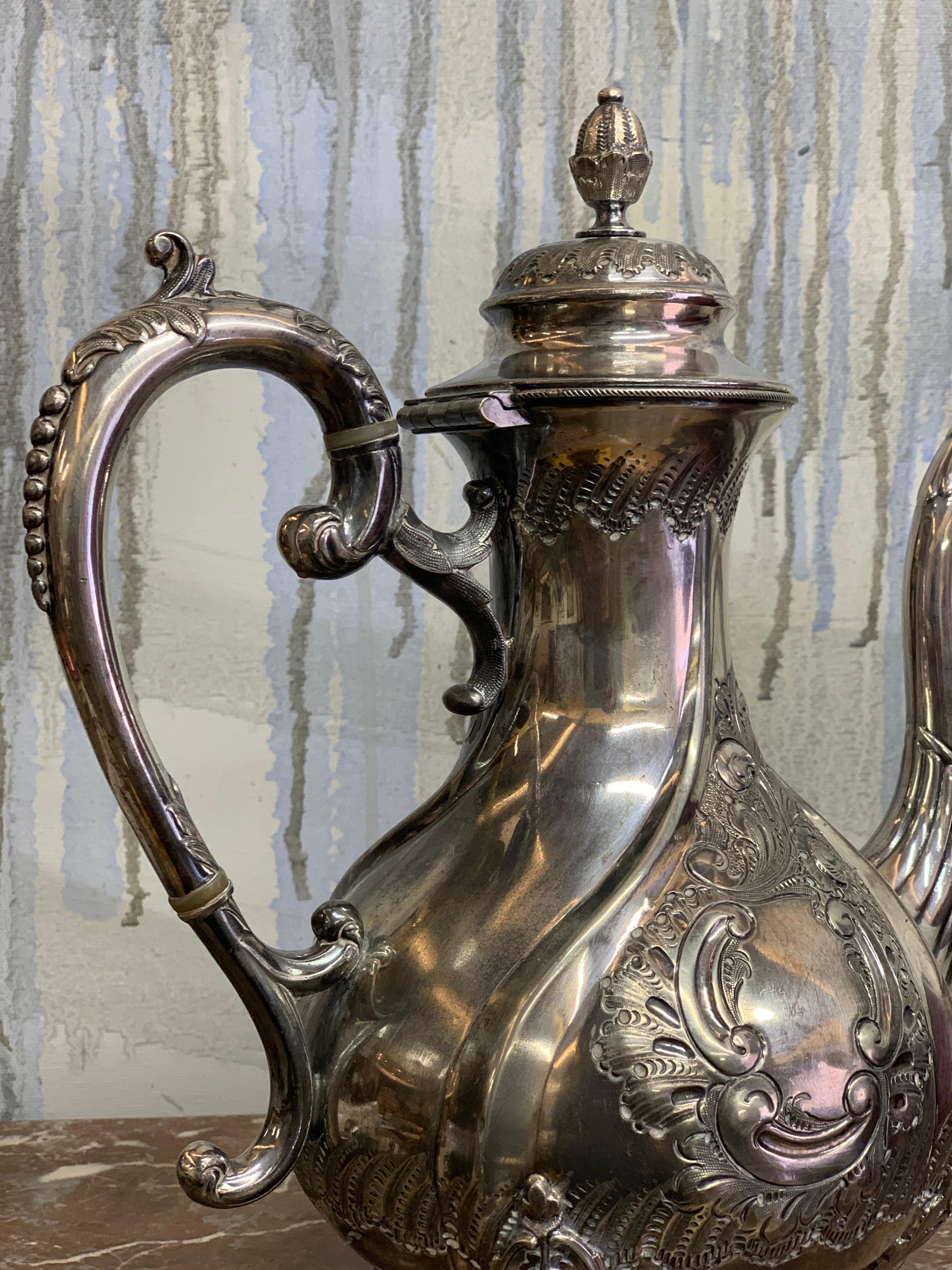 20th Century French Silver Plated Coffee or Tea Pot with Nice Decoration For Sale 1