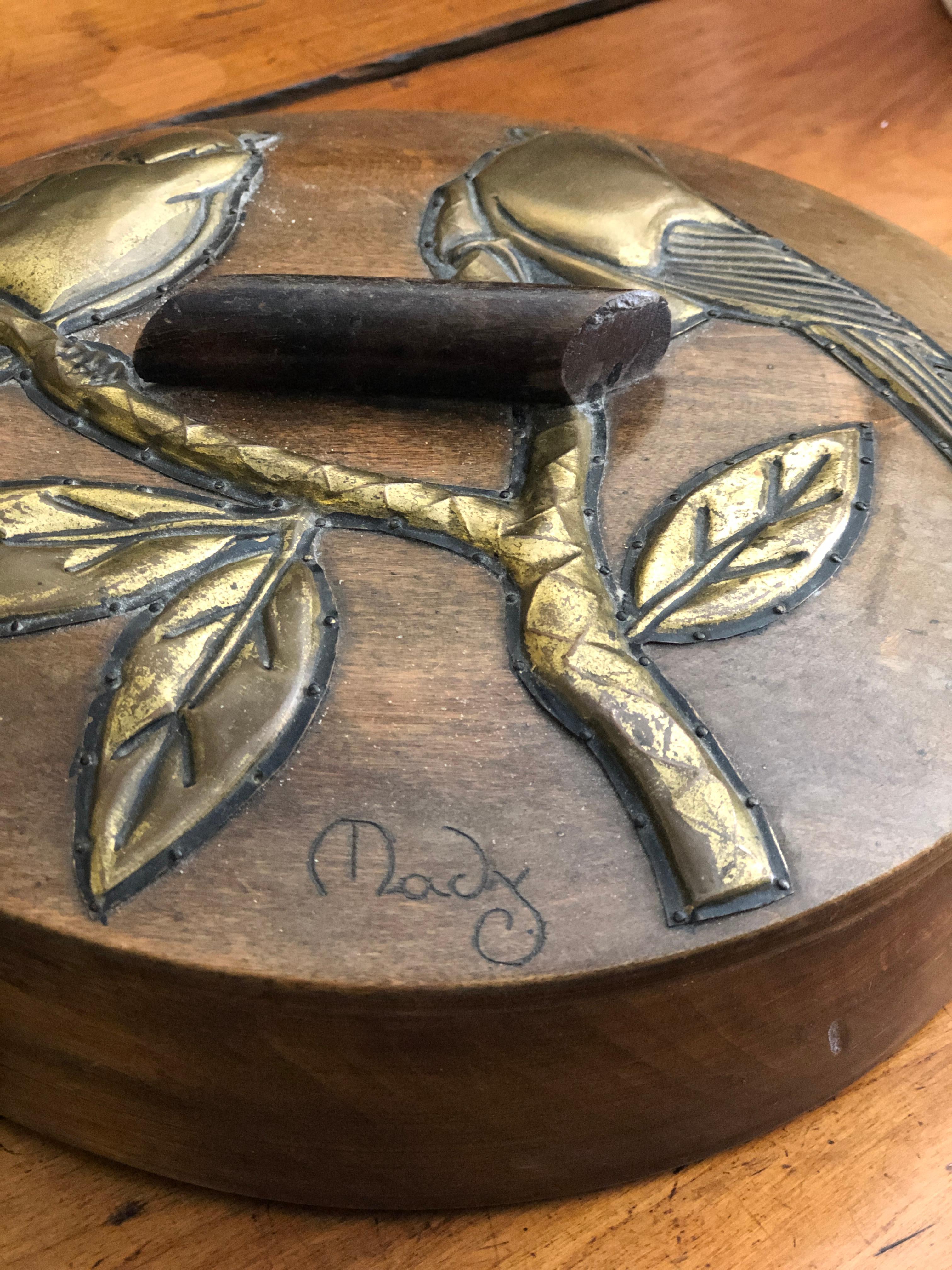 Wooden small box decorated with handmade brass birds perched on a branch.
Very good condition with a signature on the top.
France, circa 1920.