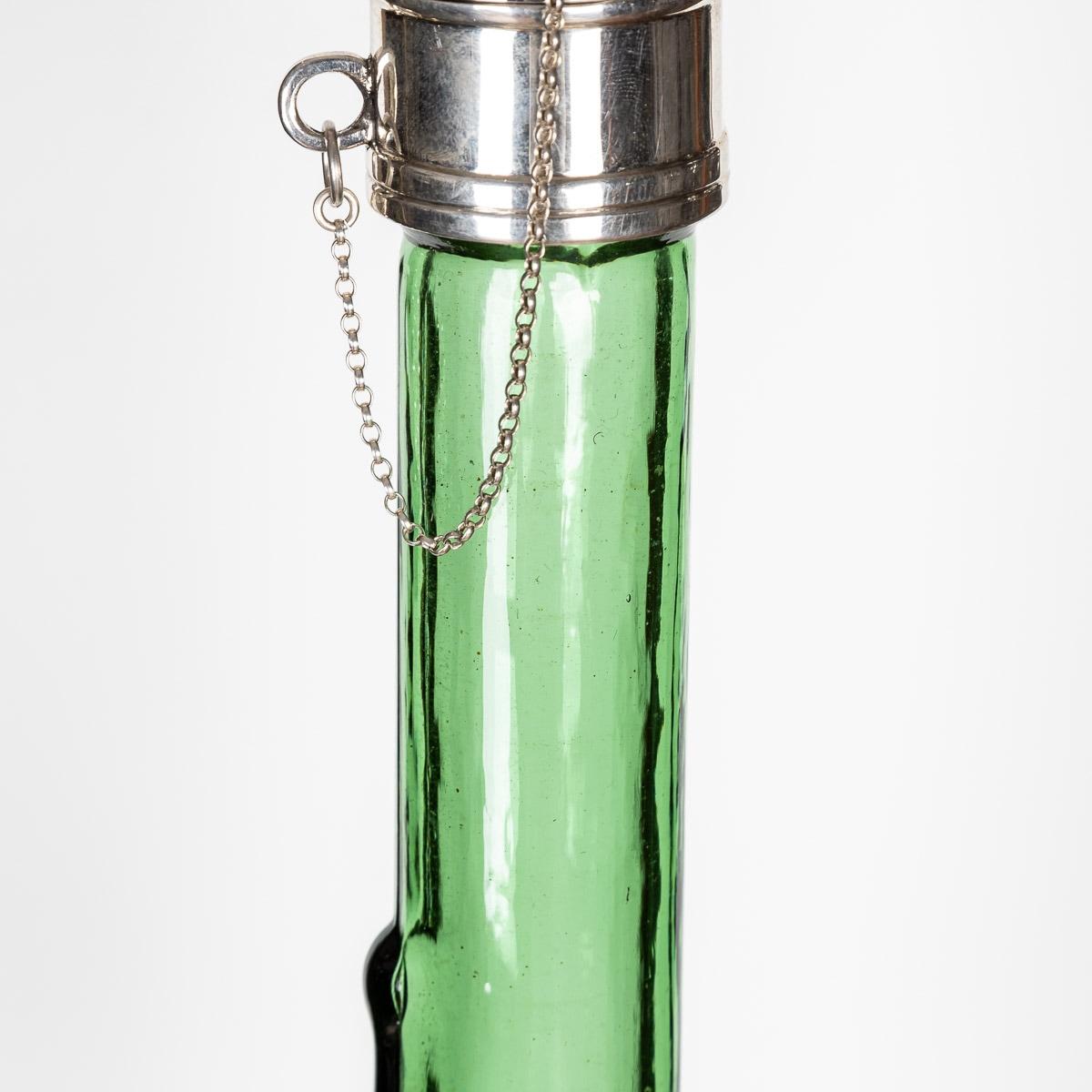 Argent Carafe Riffle française du 20ème siècle en argent massif et verre soufflé, vers 1920 en vente