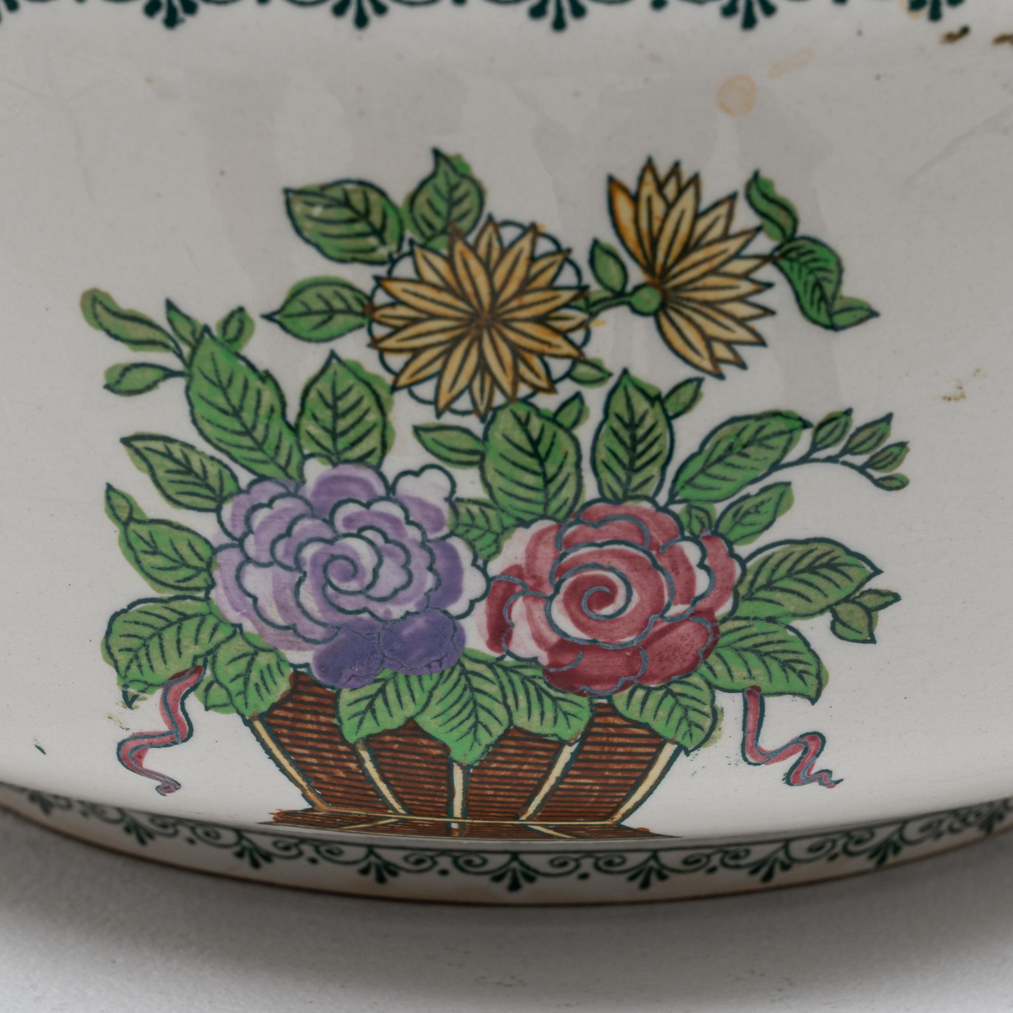 Soupière en porcelaine avec couvercle, édition spéciale française du 20e siècle en vente 4