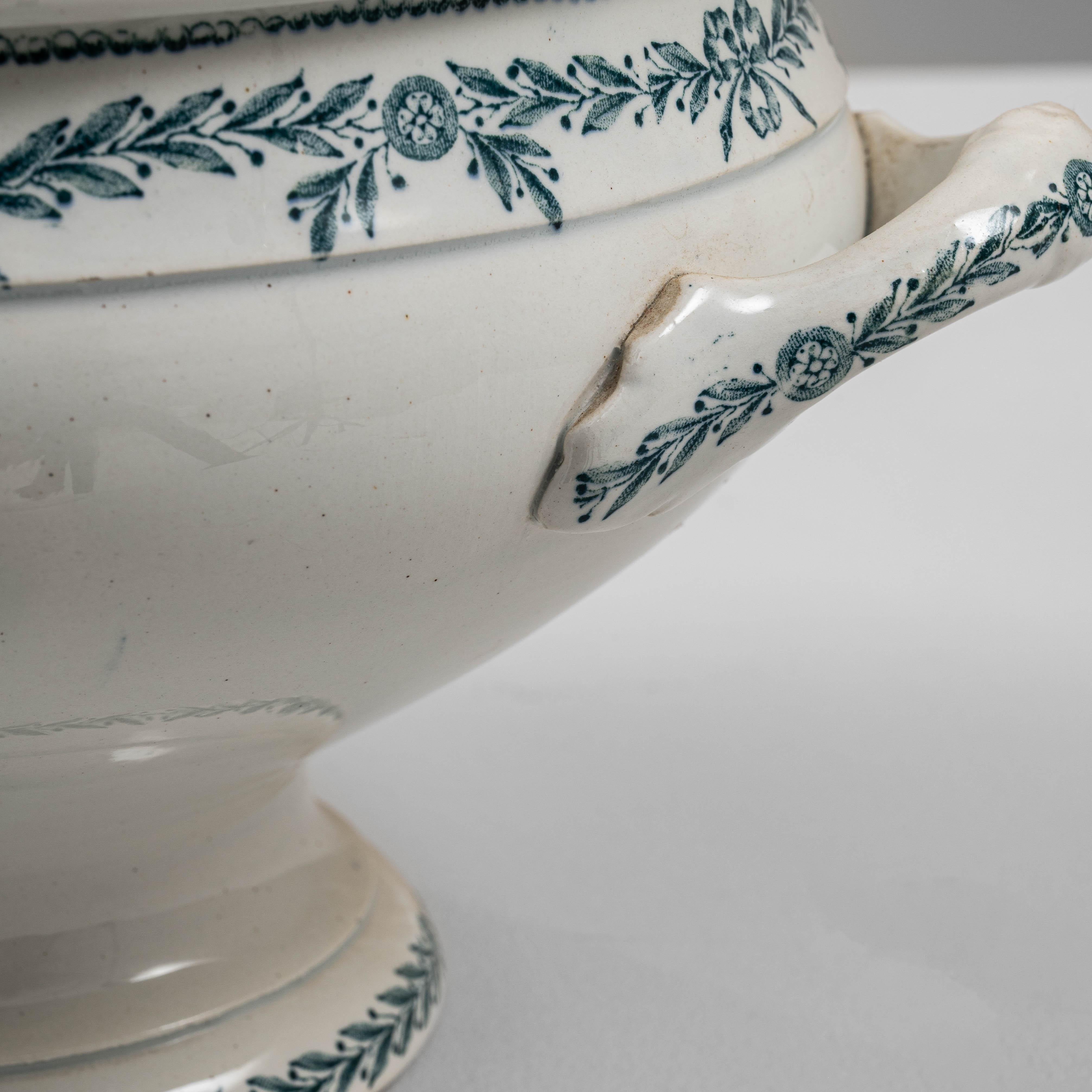 20th Century French Special Edition Porcelain Tureen With Lid For Sale 8