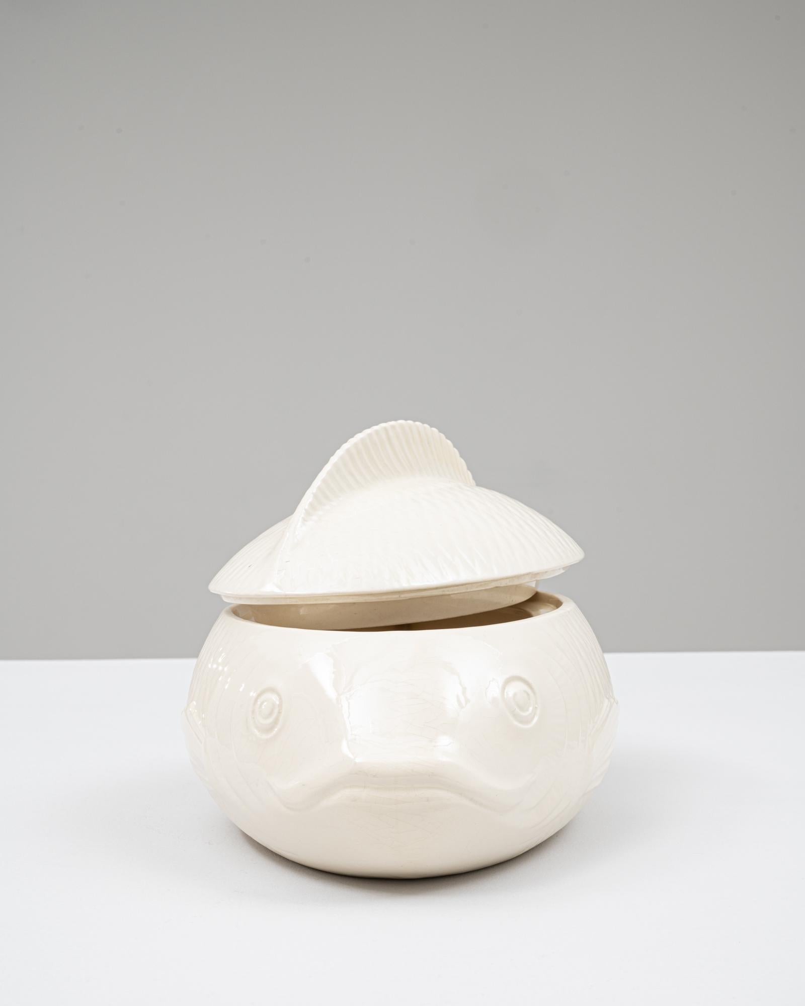 Français Soupière en porcelaine avec couvercle, édition spéciale française du 20e siècle en vente