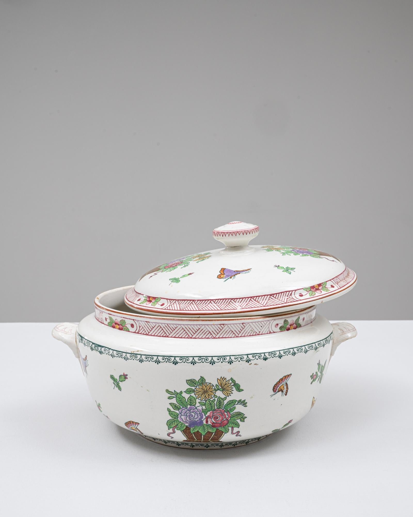 Français Soupière en porcelaine avec couvercle, édition spéciale française du 20e siècle en vente