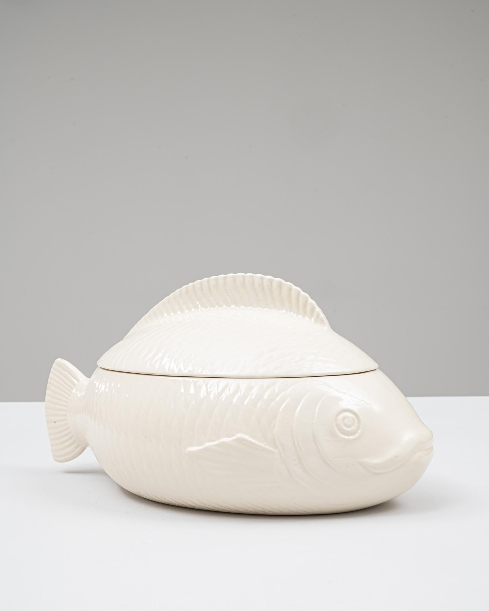 20ième siècle Soupière en porcelaine avec couvercle, édition spéciale française du 20e siècle en vente