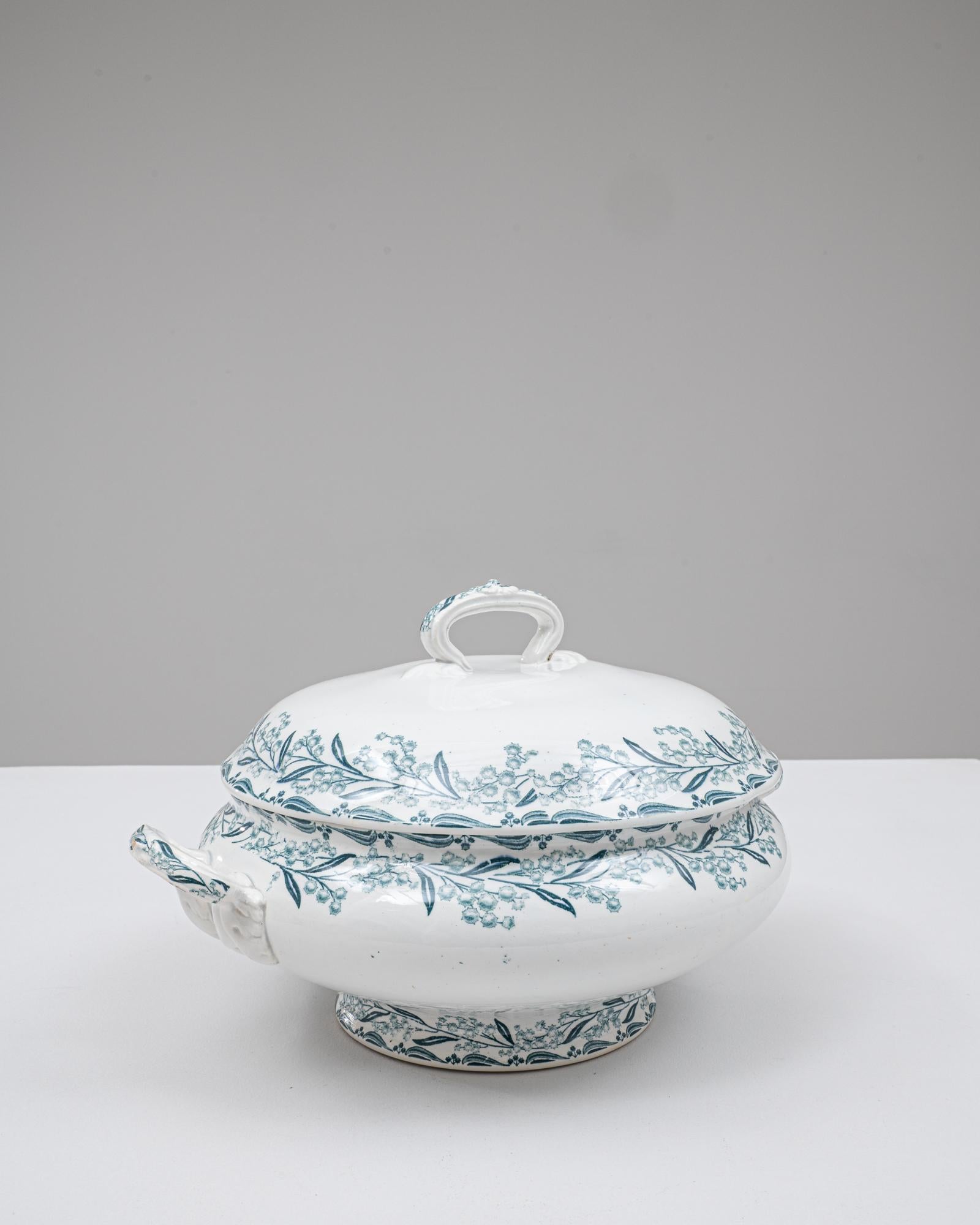 Porcelaine Soupière en porcelaine avec couvercle, édition spéciale française du 20e siècle en vente