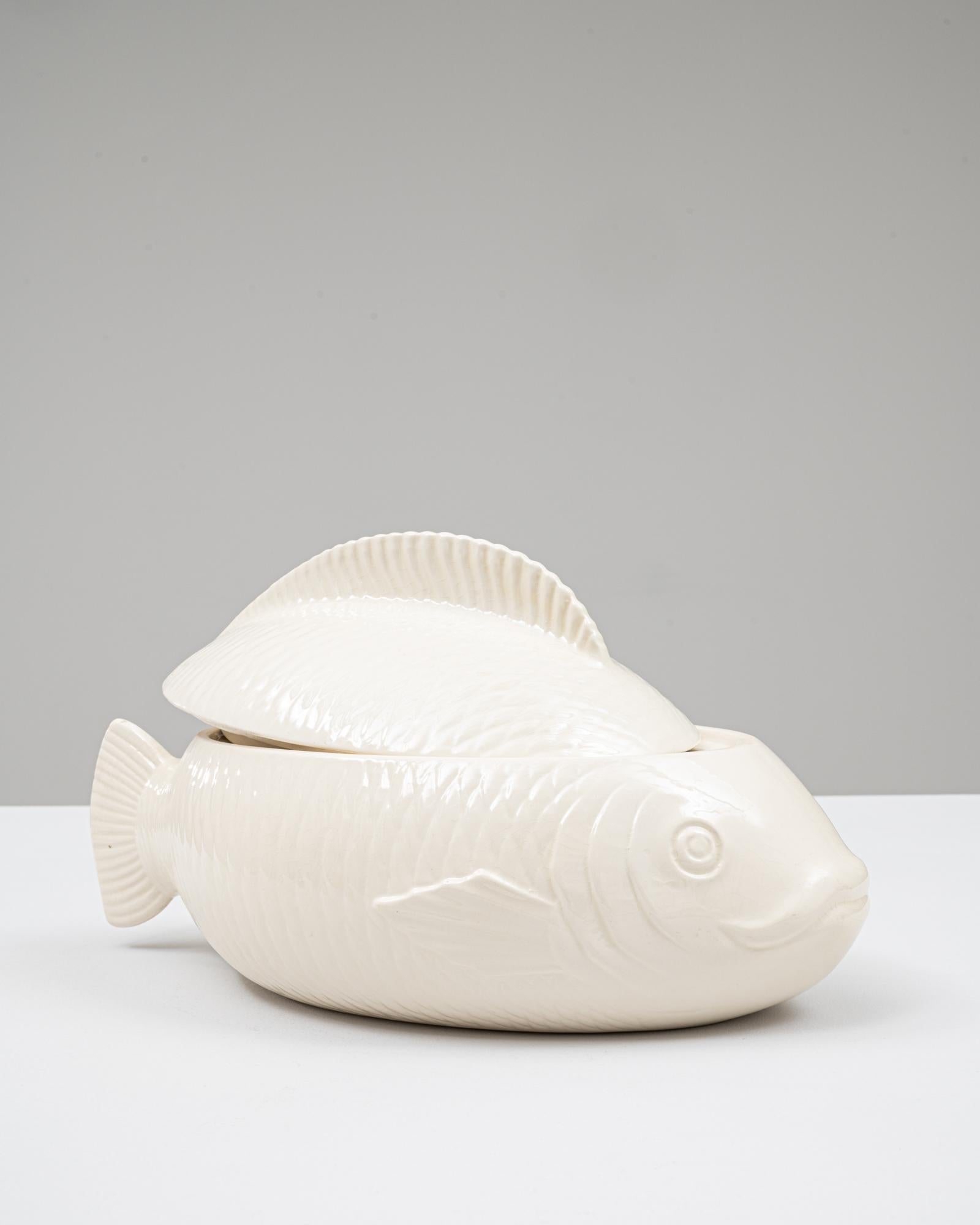 Porcelaine Soupière en porcelaine avec couvercle, édition spéciale française du 20e siècle en vente