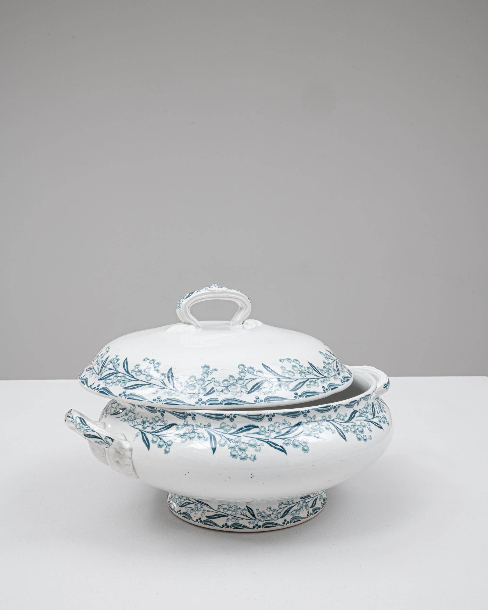 Soupière en porcelaine avec couvercle, édition spéciale française du 20e siècle en vente 1