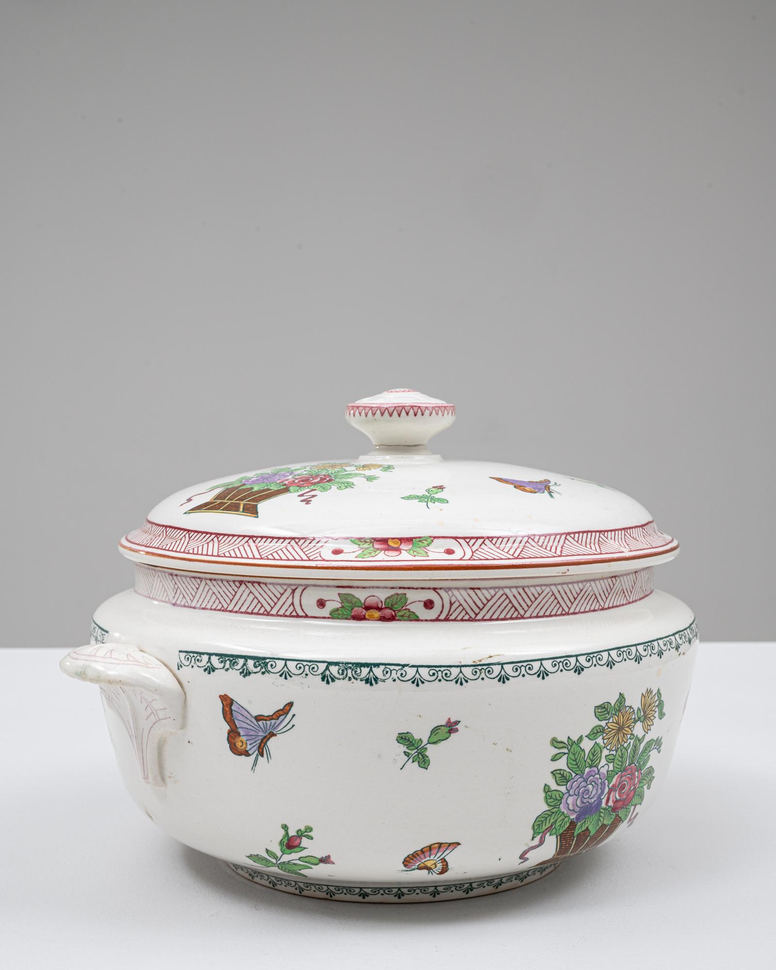 Soupière en porcelaine avec couvercle, édition spéciale française du 20e siècle en vente 1