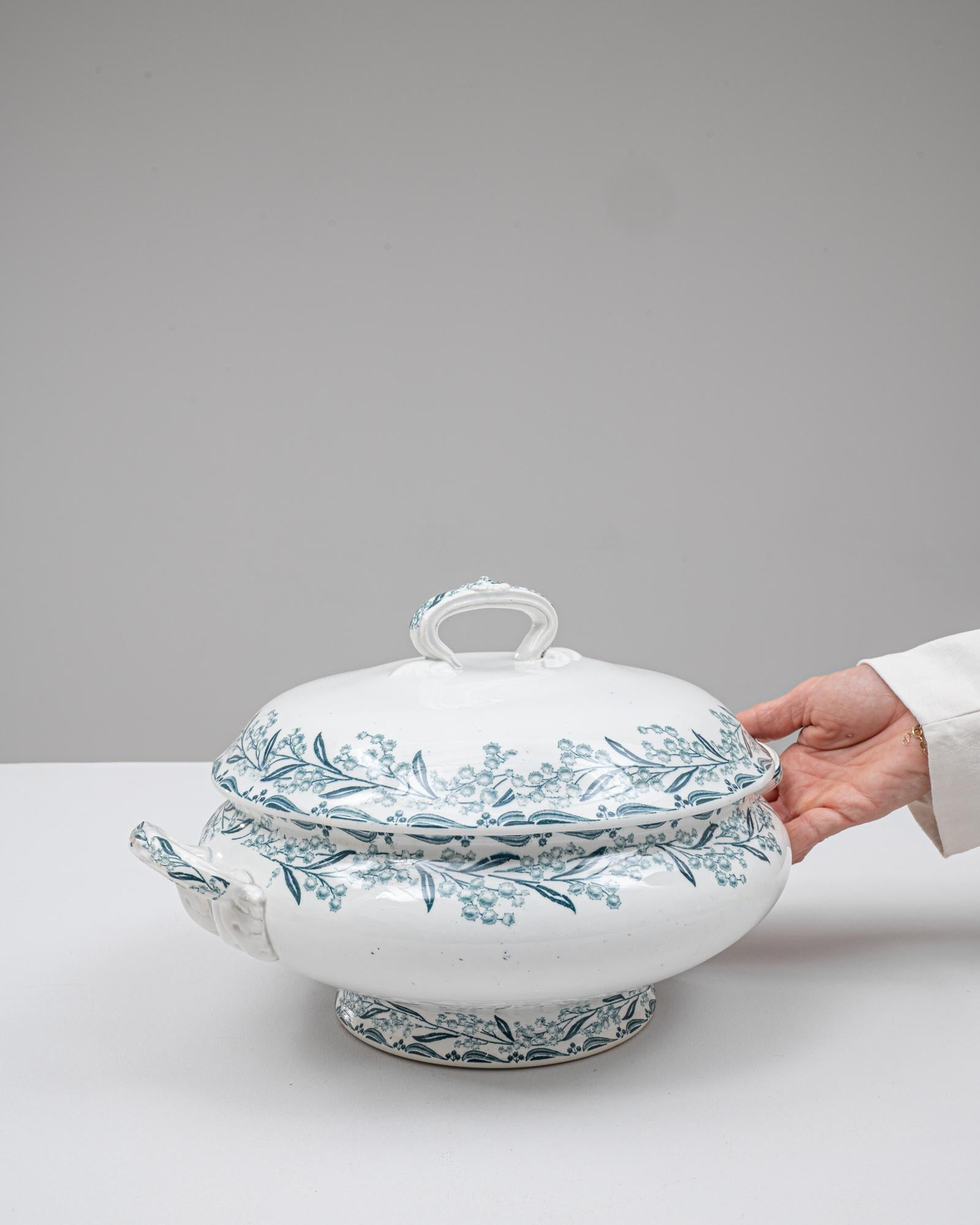Soupière en porcelaine avec couvercle, édition spéciale française du 20e siècle en vente 2