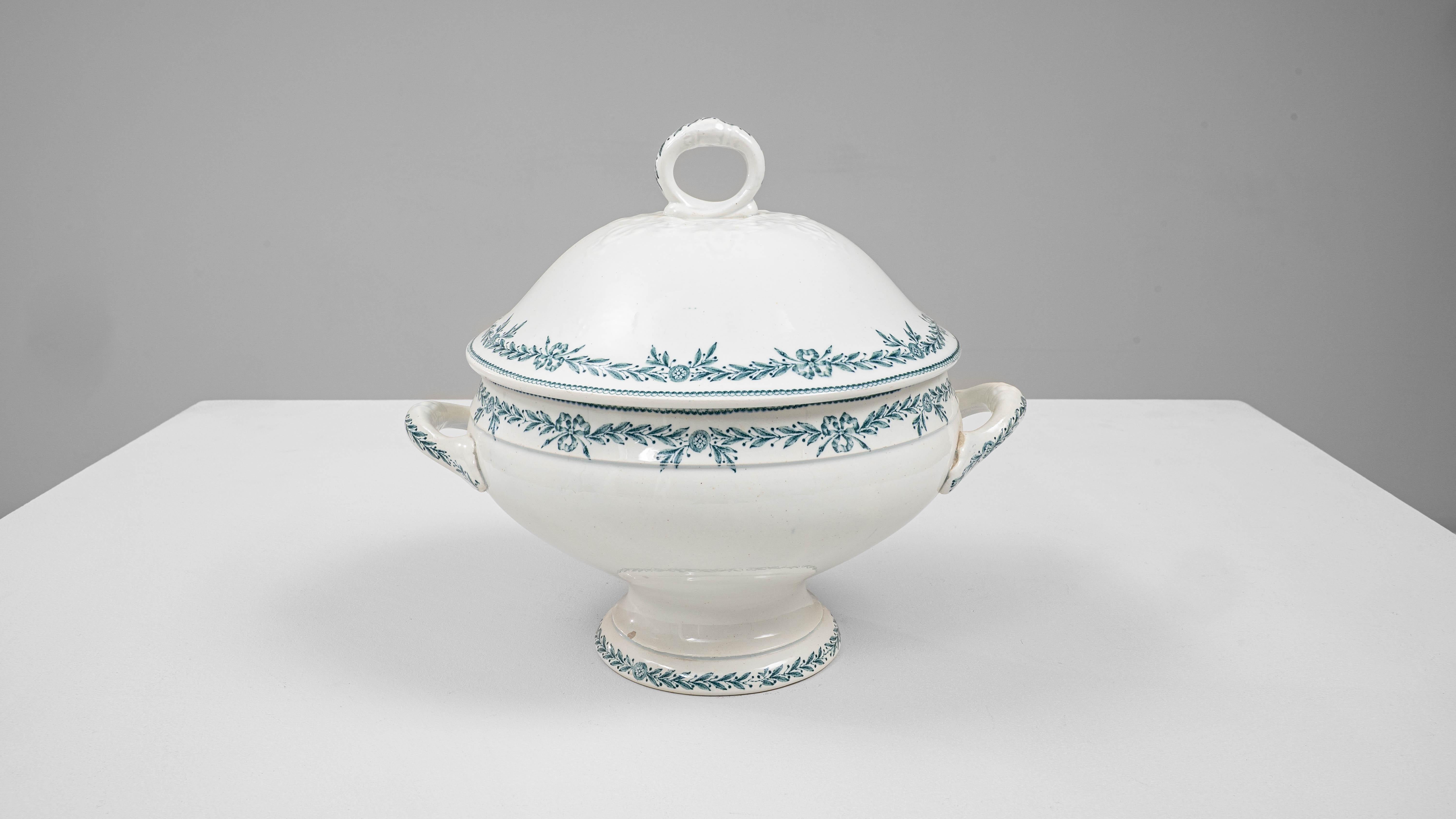 20th Century French Special Edition Porcelain Tureen With Lid For Sale 6