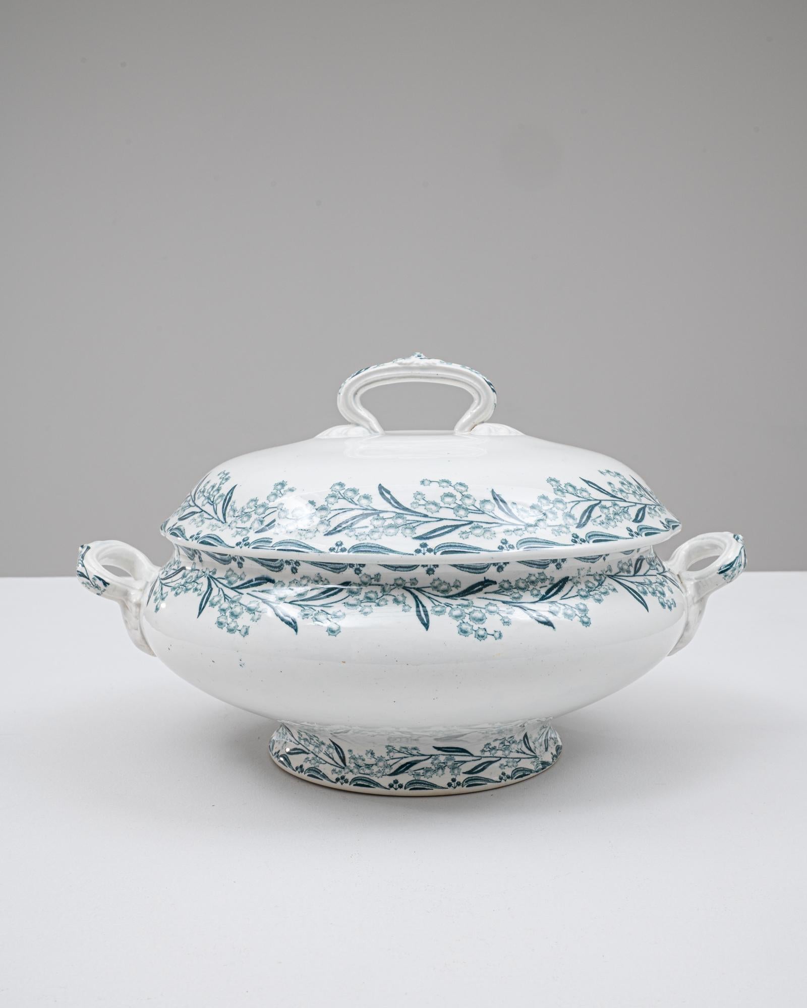 Soupière en porcelaine avec couvercle, édition spéciale française du 20e siècle en vente 3