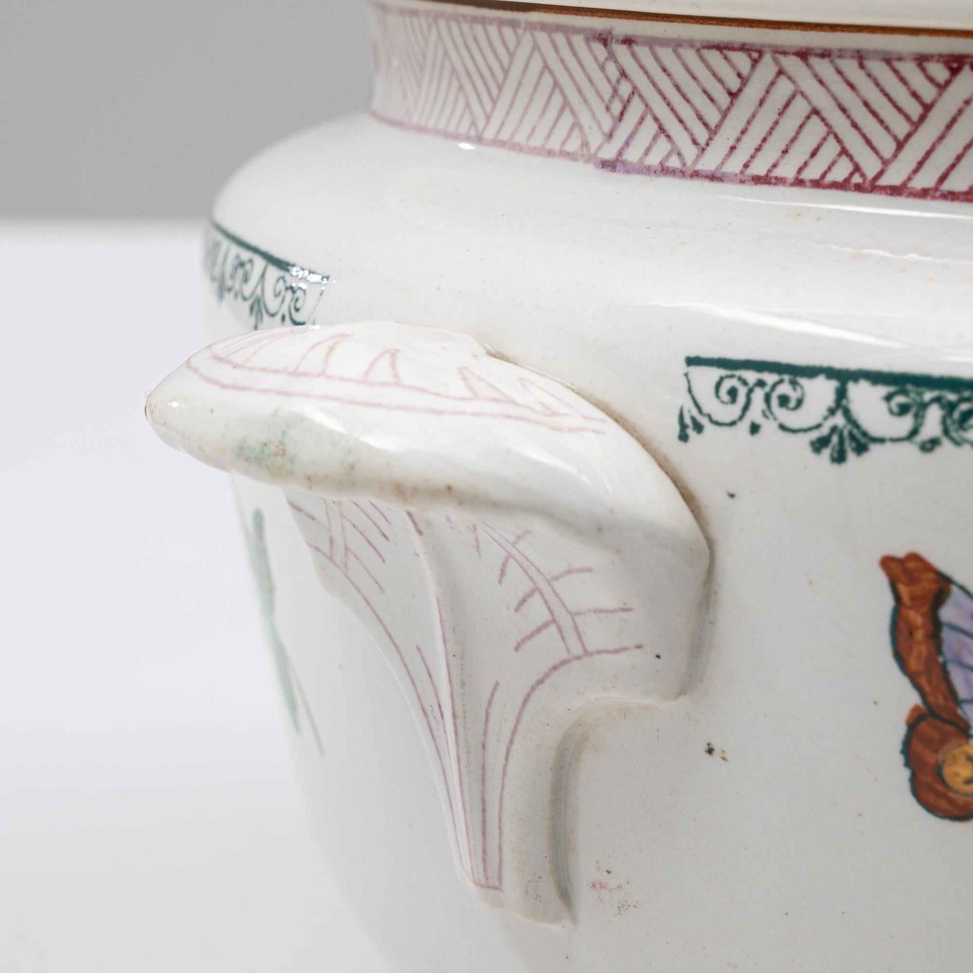 Soupière en porcelaine avec couvercle, édition spéciale française du 20e siècle en vente 3