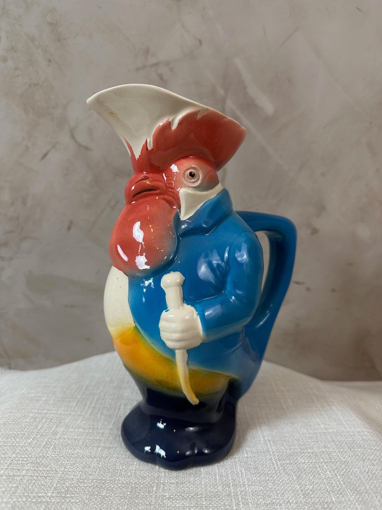 Milieu du XXe siècle Pichet à coq en faïence de la manufacture française de St Clément du 20e siècle, années 1950 en vente