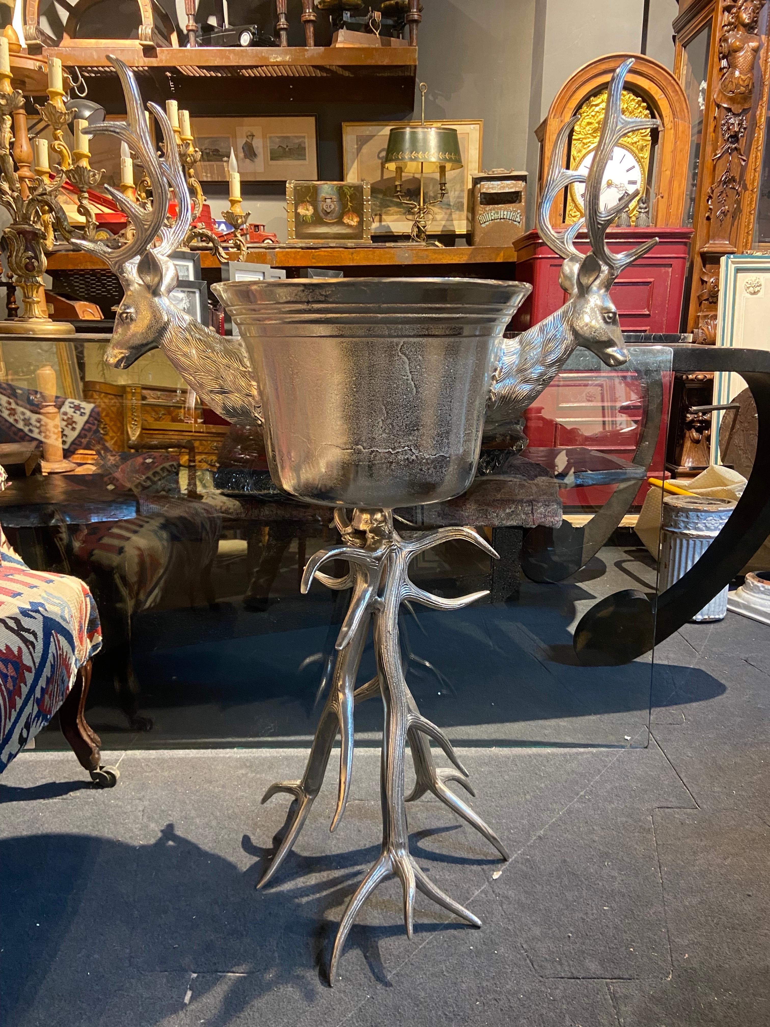 20th Century French Standing Metal Wine Cooler Decorated with Deer Antlers For Sale 8