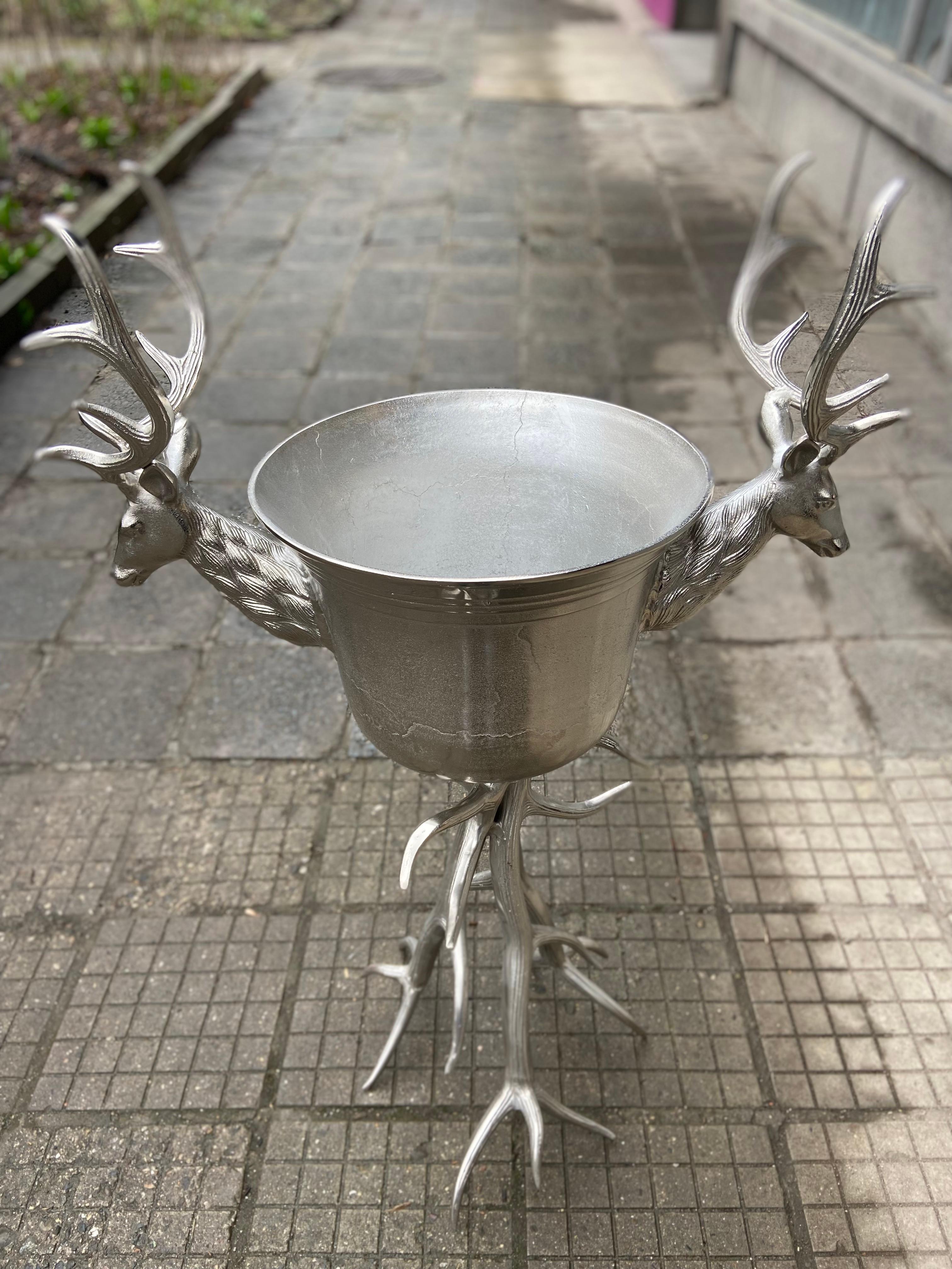 20th Century French Standing Metal Wine Cooler Decorated with Deer Antlers For Sale 11