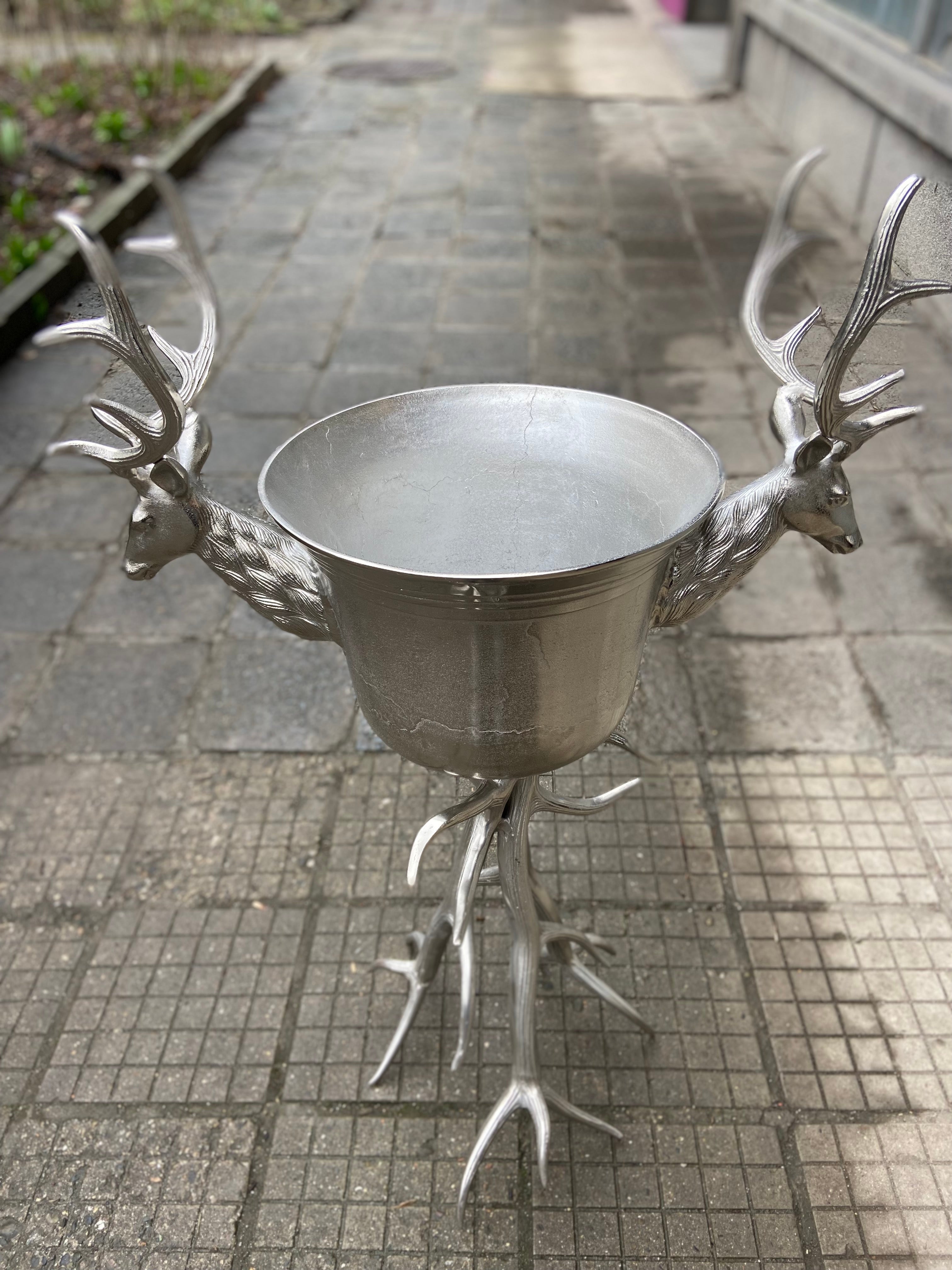 20th Century French Standing Metal Wine Cooler Decorated with Deer Antlers For Sale 13