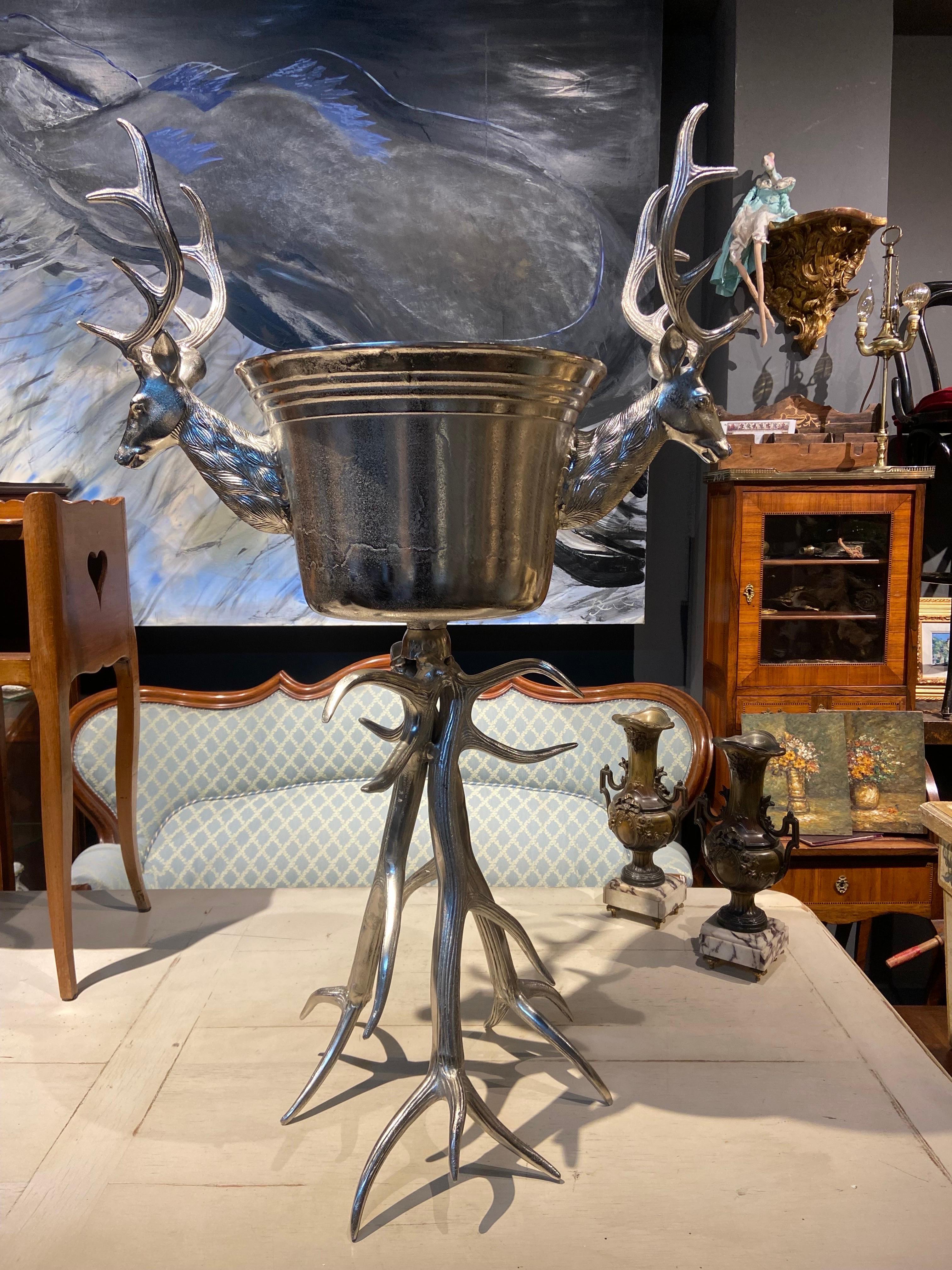 20th Century French Standing Metal Wine Cooler Decorated with Deer Antlers For Sale 6