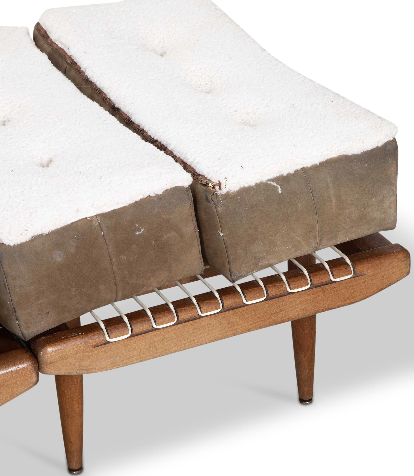 20th Century French Two Part Chaise Longue In Good Condition For Sale In Tetbury, Gloucestershire