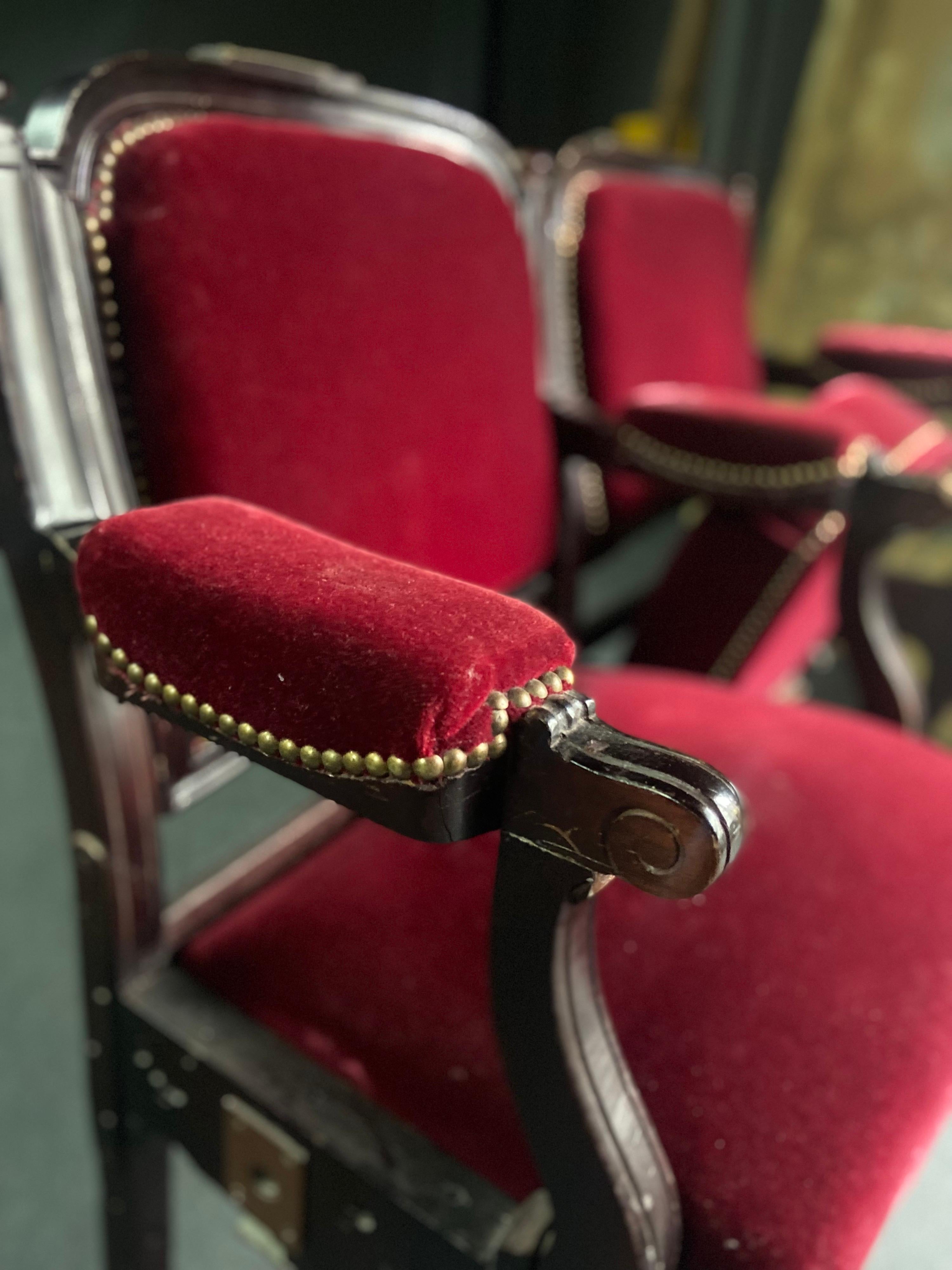 Sillones de Teatro Franceses de Dos Plazas del Siglo XX en Madera y Metal en Terciopelo Rojo Francés