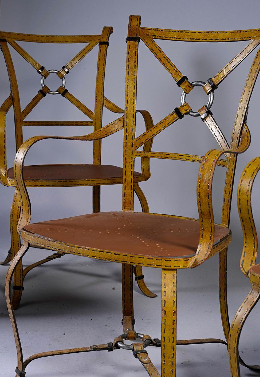 Sillones franceses vintage del siglo XX hechos a mano en hierro forjado Tallado a mano en venta