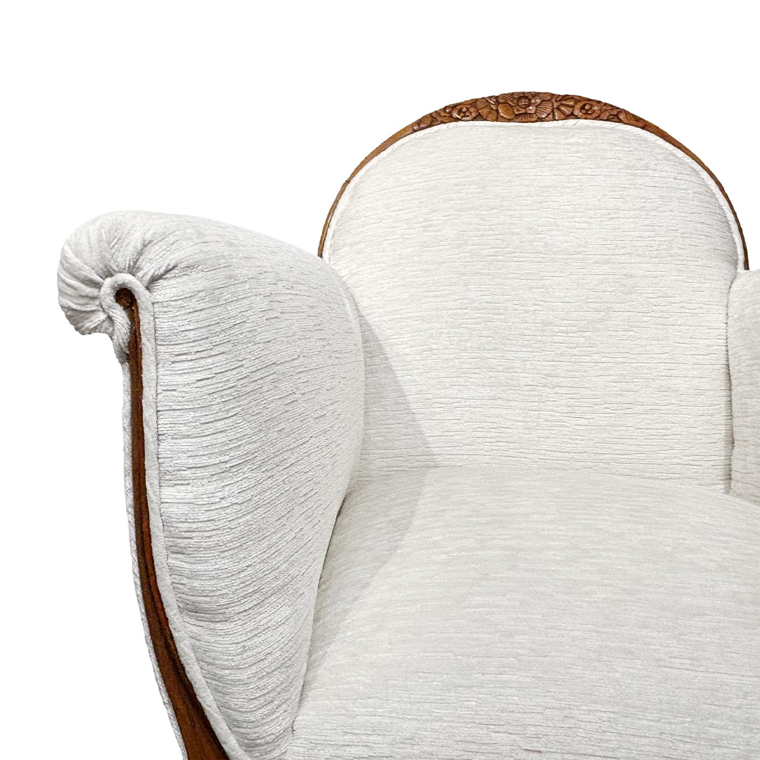 Französischer Vintage-Sessel aus Nussbaumholz von Paul Follot aus dem 20. Jahrhundert im Art Déco-Stil im Angebot 5