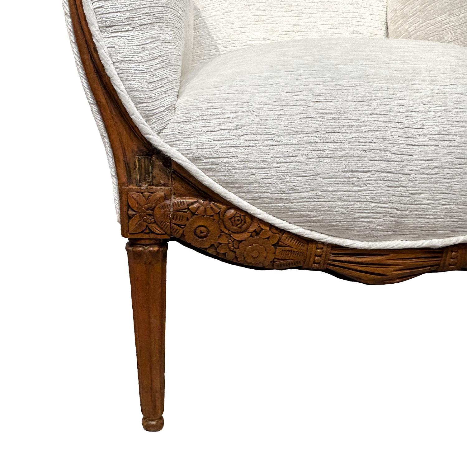 Französischer Vintage-Sessel aus Nussbaumholz von Paul Follot aus dem 20. Jahrhundert im Art Déco-Stil im Angebot 8