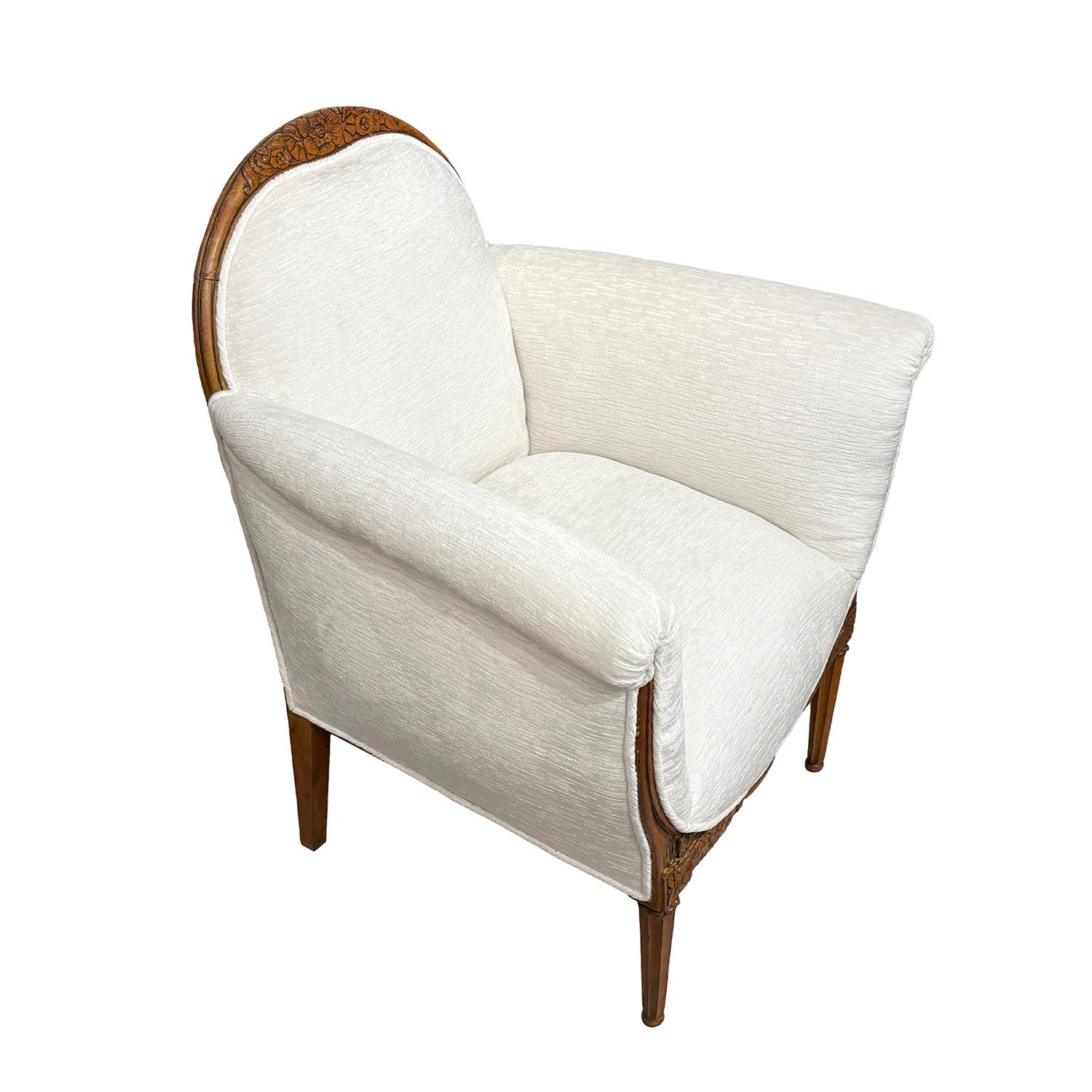 Französischer Vintage-Sessel aus Nussbaumholz von Paul Follot aus dem 20. Jahrhundert im Art Déco-Stil im Zustand „Gut“ im Angebot in West Palm Beach, FL