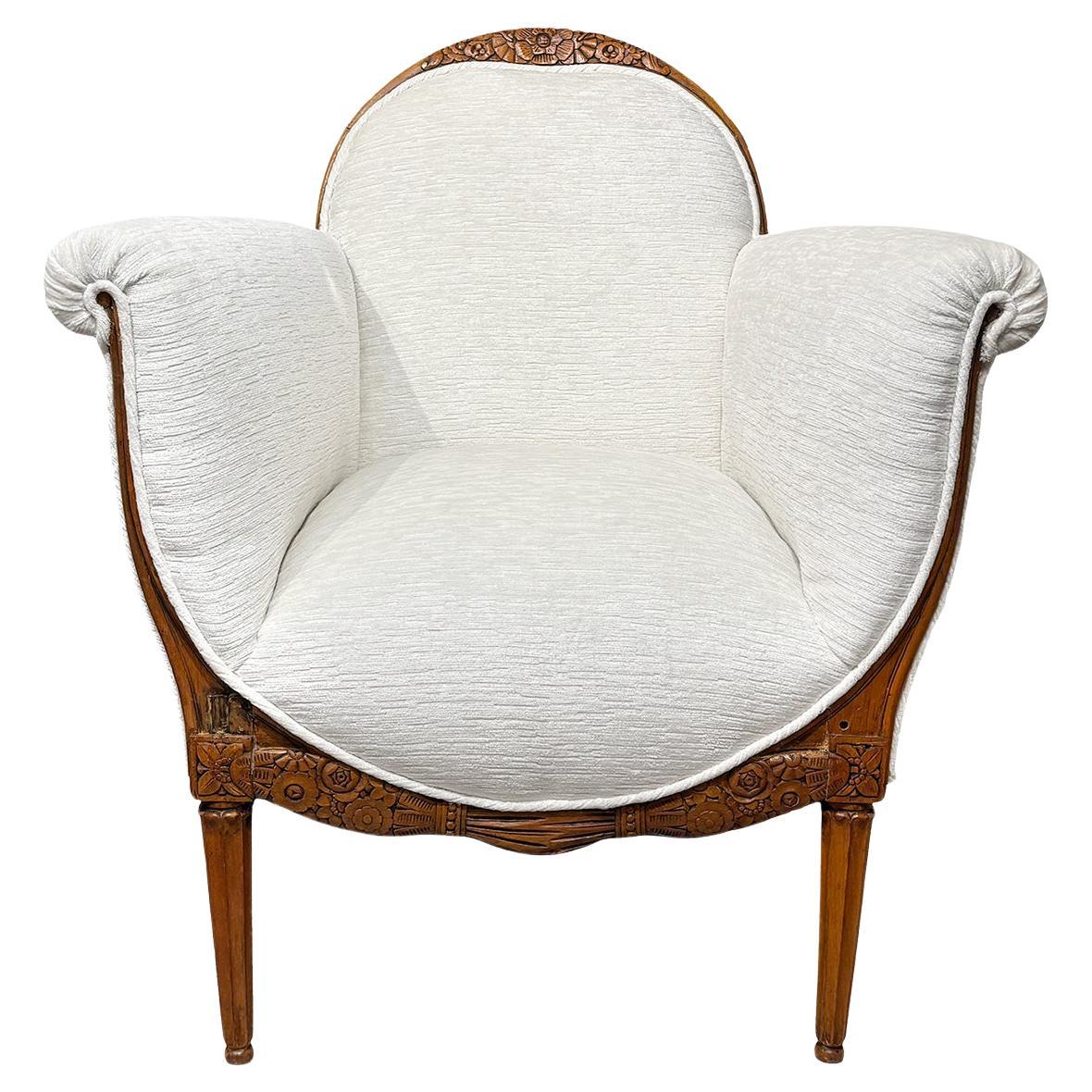 Französischer Vintage-Sessel aus Nussbaumholz von Paul Follot aus dem 20. Jahrhundert im Art Déco-Stil