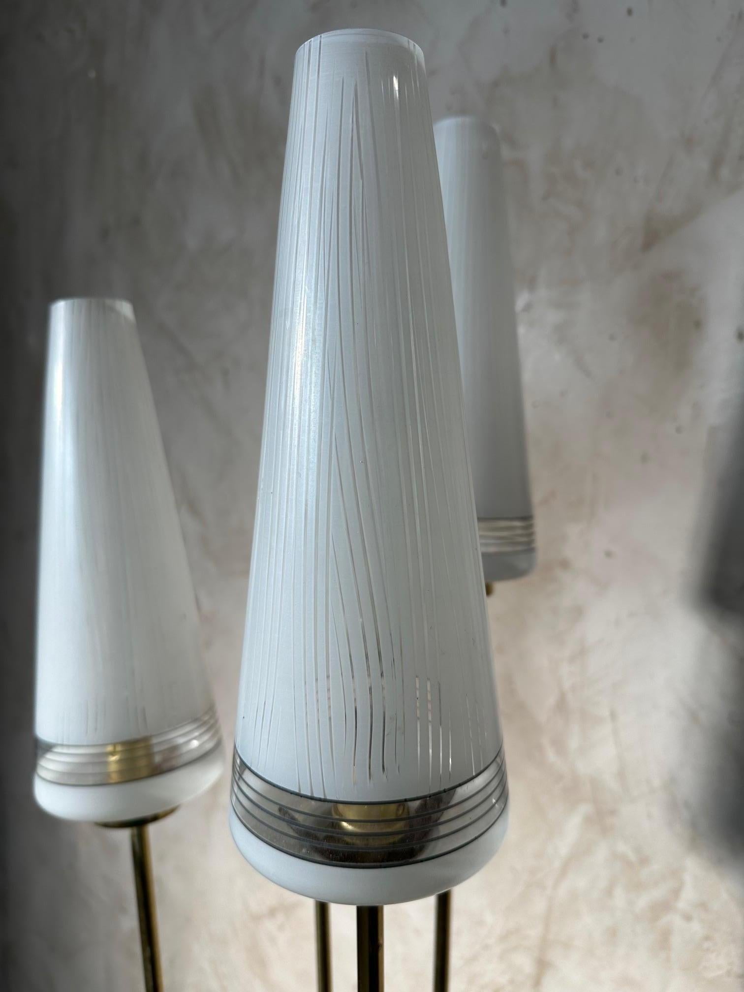 20ème siècle Français Lampadaire Vintage en laiton et métal, 1960S en vente 4