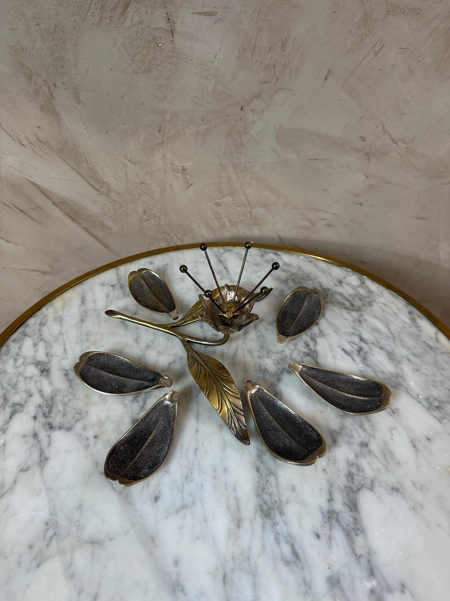 Laiton 20ème siècle Français Cendrier à fleurs en laiton vintage, 1960s en vente