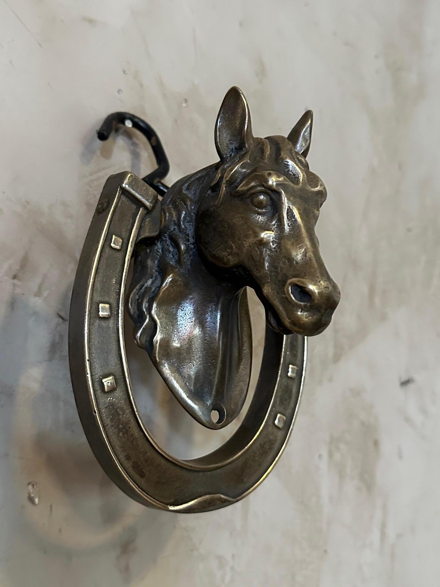 Aldaba de puerta francesa del siglo XX en bronce vintage, años 50 en Bueno estado para la venta en LEGNY, FR