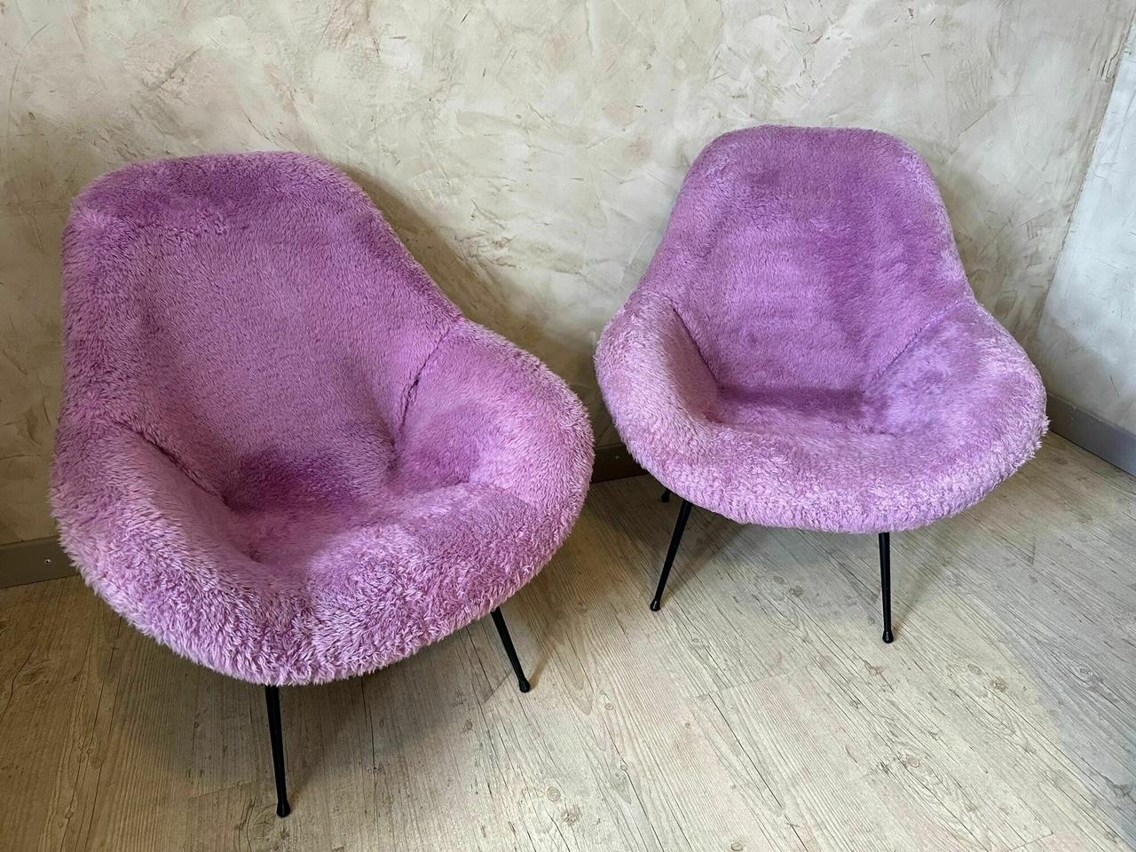 Pair of vintage cocktail chairs in black metal and purple wool in the style of Erton. Fiberglass shell covered with this very modern original purple wool and metal spindle feet. The back is also covered. Typical of the 50s. For lovers of design and