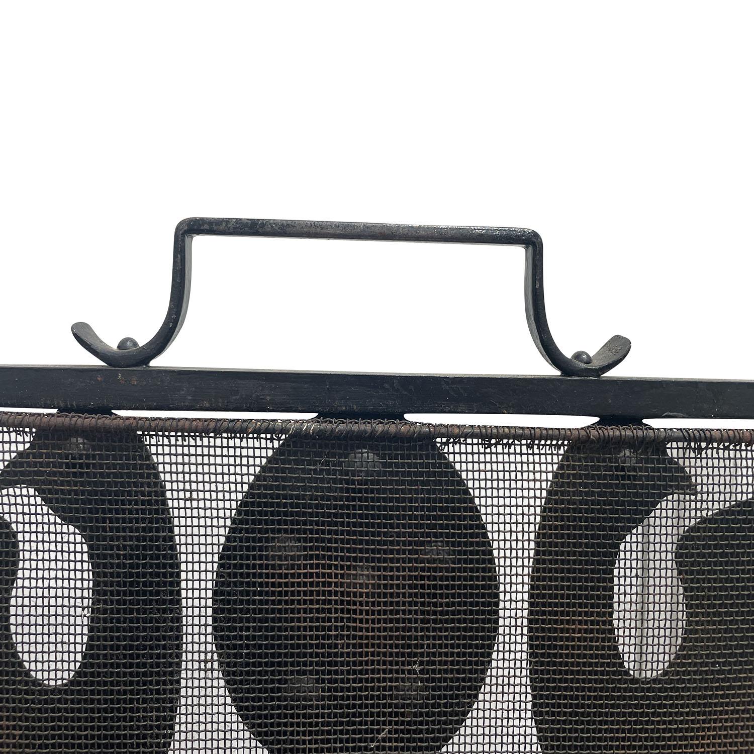 20th Century French Vintage Medium Peacock Wrought Iron Fireplace Screen In Good Condition In West Palm Beach, FL