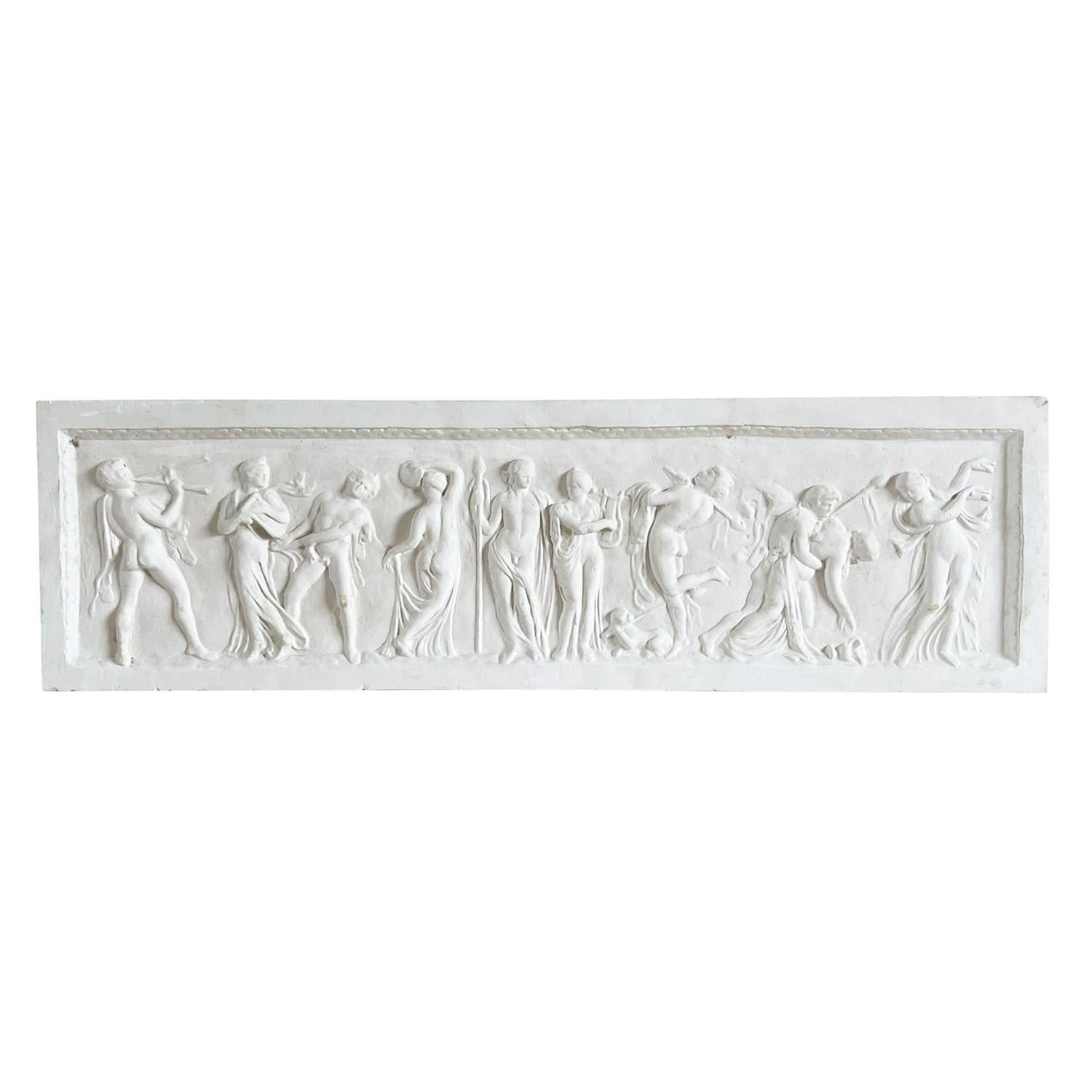Fatto a mano Rilievo in gesso da parete in stile neoclassico vintage francese del XX secolo in vendita