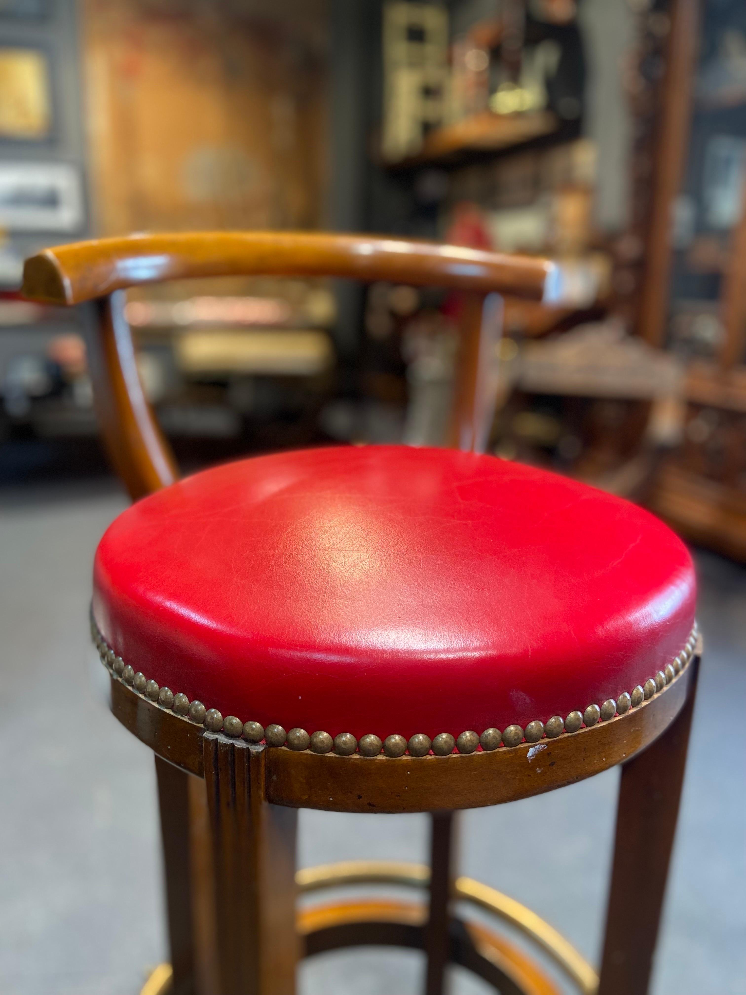 20th Century French Vintage Round Walnut Bar Stools in Red Leather 1