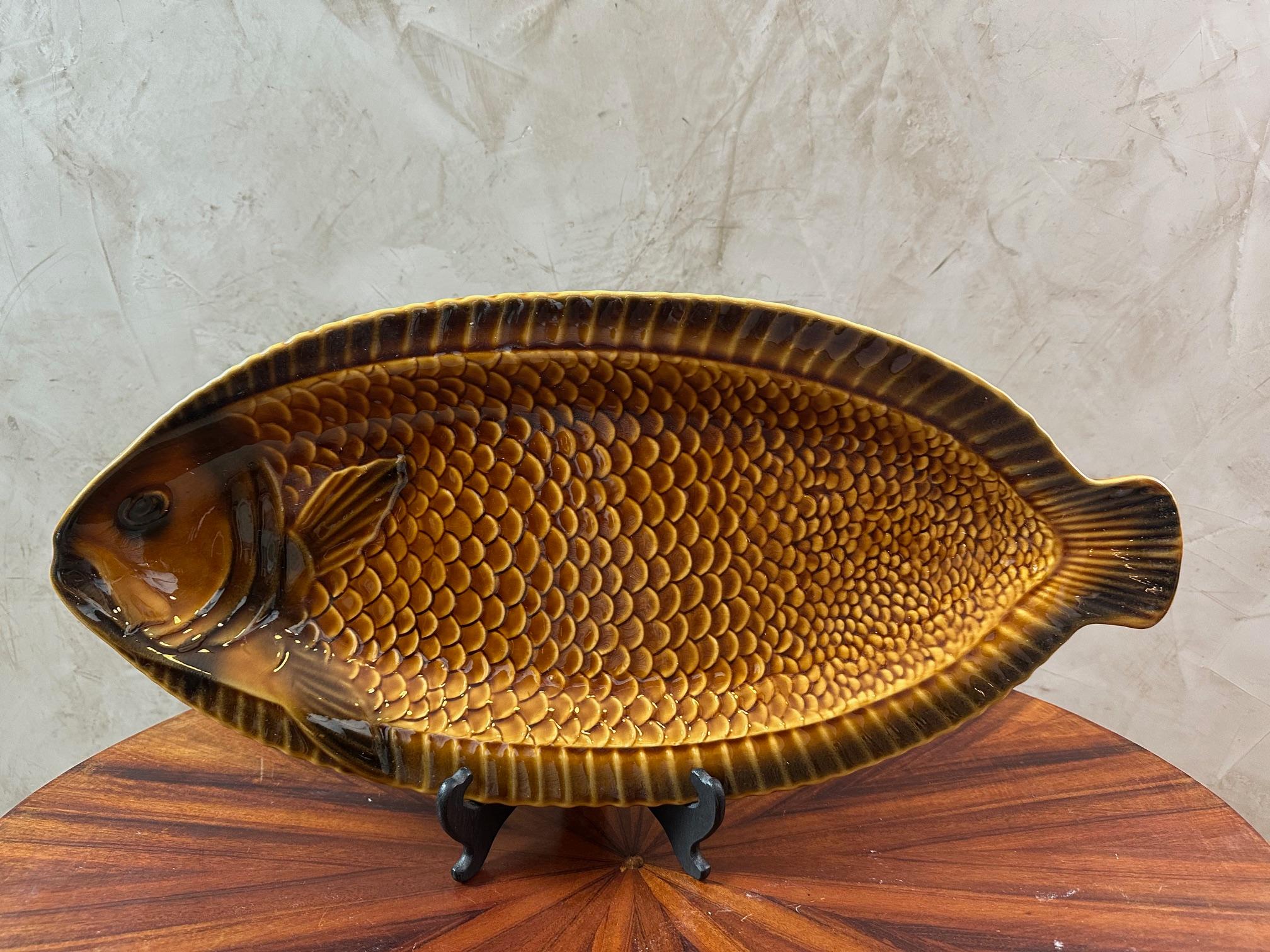 Mid-20th Century 20th century French Vintage Sarreguemines Majolica Fish Serving pieces, 1950s