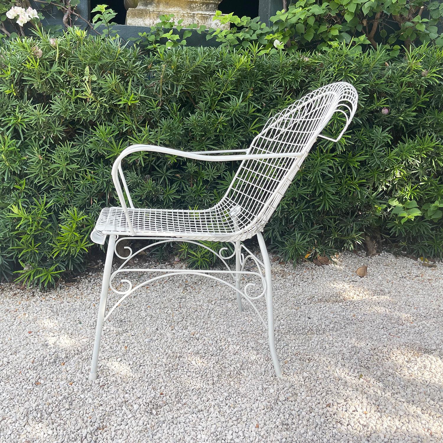 Siglo XX Conjunto Vintage Francés de Cuatro Sillones de Jardín de Hierro Hecho a mano en venta