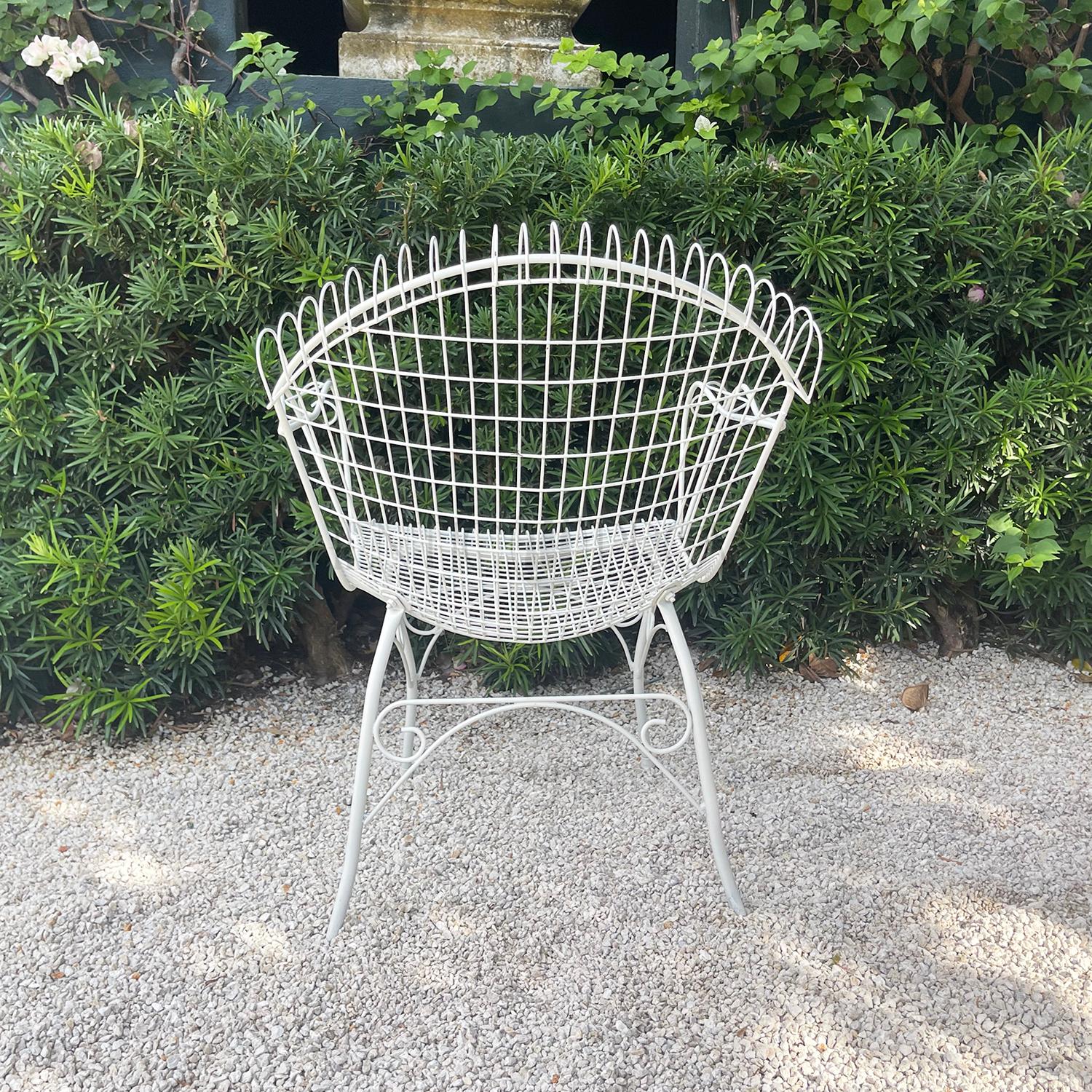 Siglo XX Conjunto Vintage Francés de Cuatro Sillones de Jardín de Hierro en Bueno estado para la venta en West Palm Beach, FL