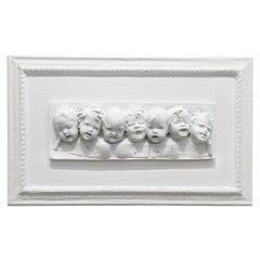Rilievo in gesso da parete vintage francese del XX secolo Frammento di un coro di bambini