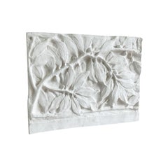 Rilievo in gesso da parete vintage francese del XX secolo raffigurante un ramo di alloro