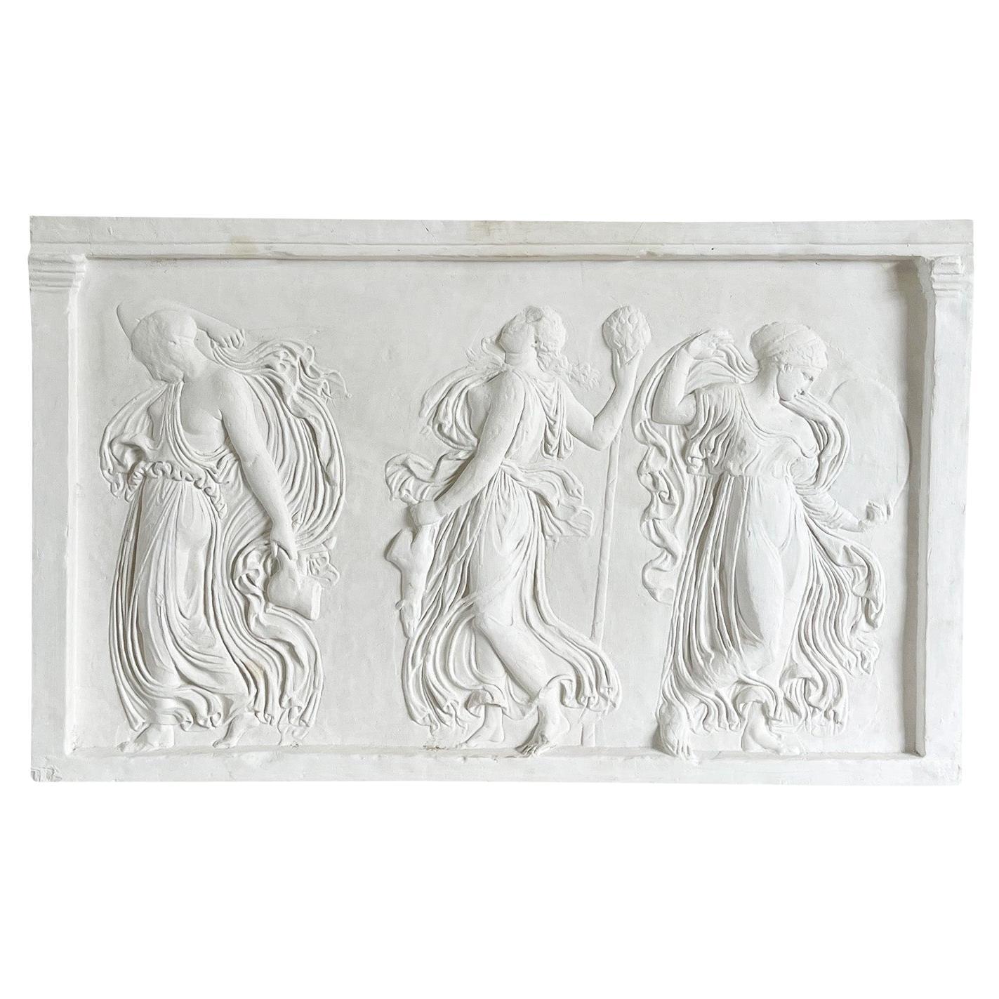 20. Jahrhundert Französisch Vintage Wand Gips Relief der drei Charites oder Grazien