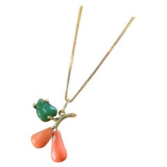 20th Century French Vintage Yellow Gold and Coral Pendant "Pears"