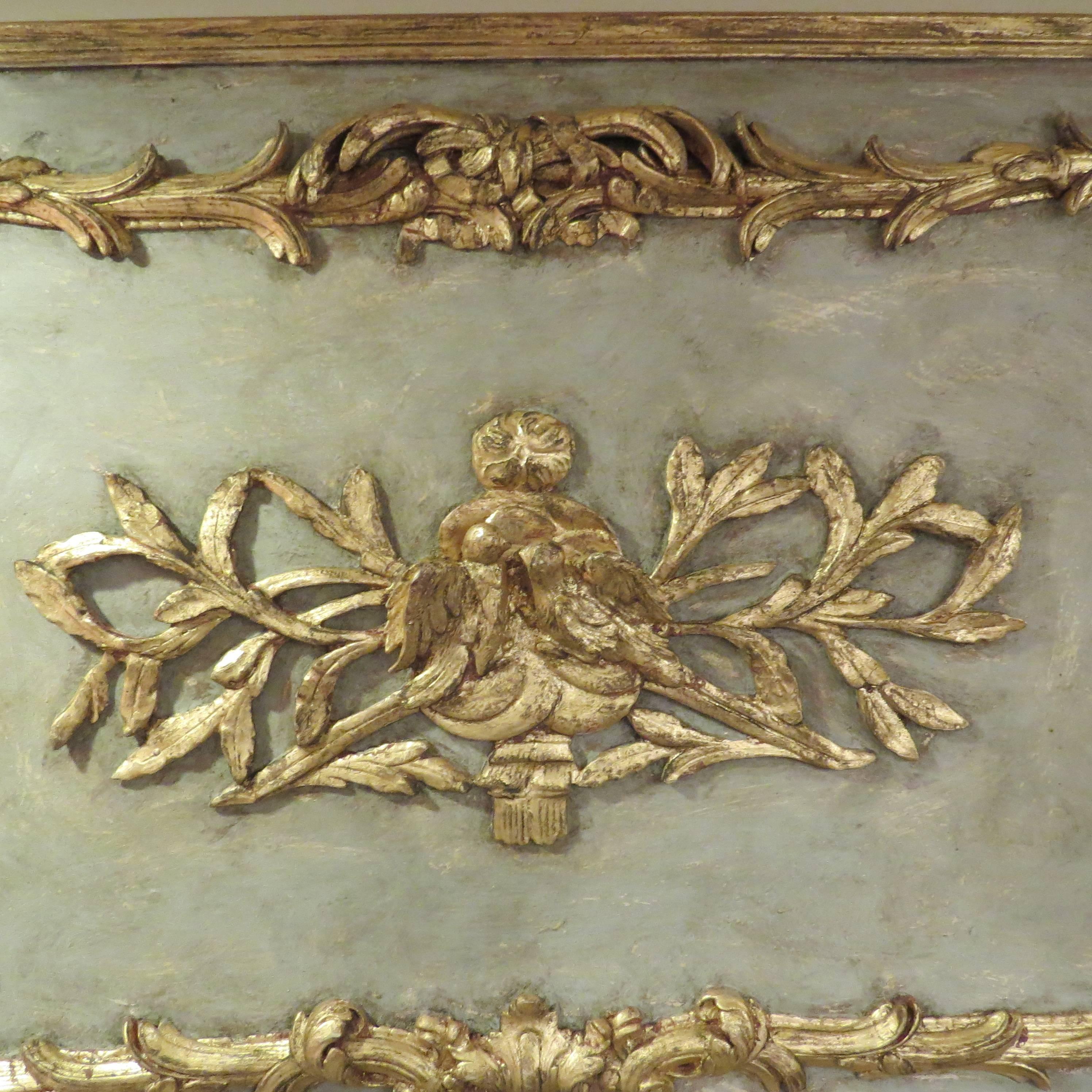 20th Century French Wall Plaque with Carved Gilt Bird Motif In Excellent Condition For Sale In Tulsa, OK