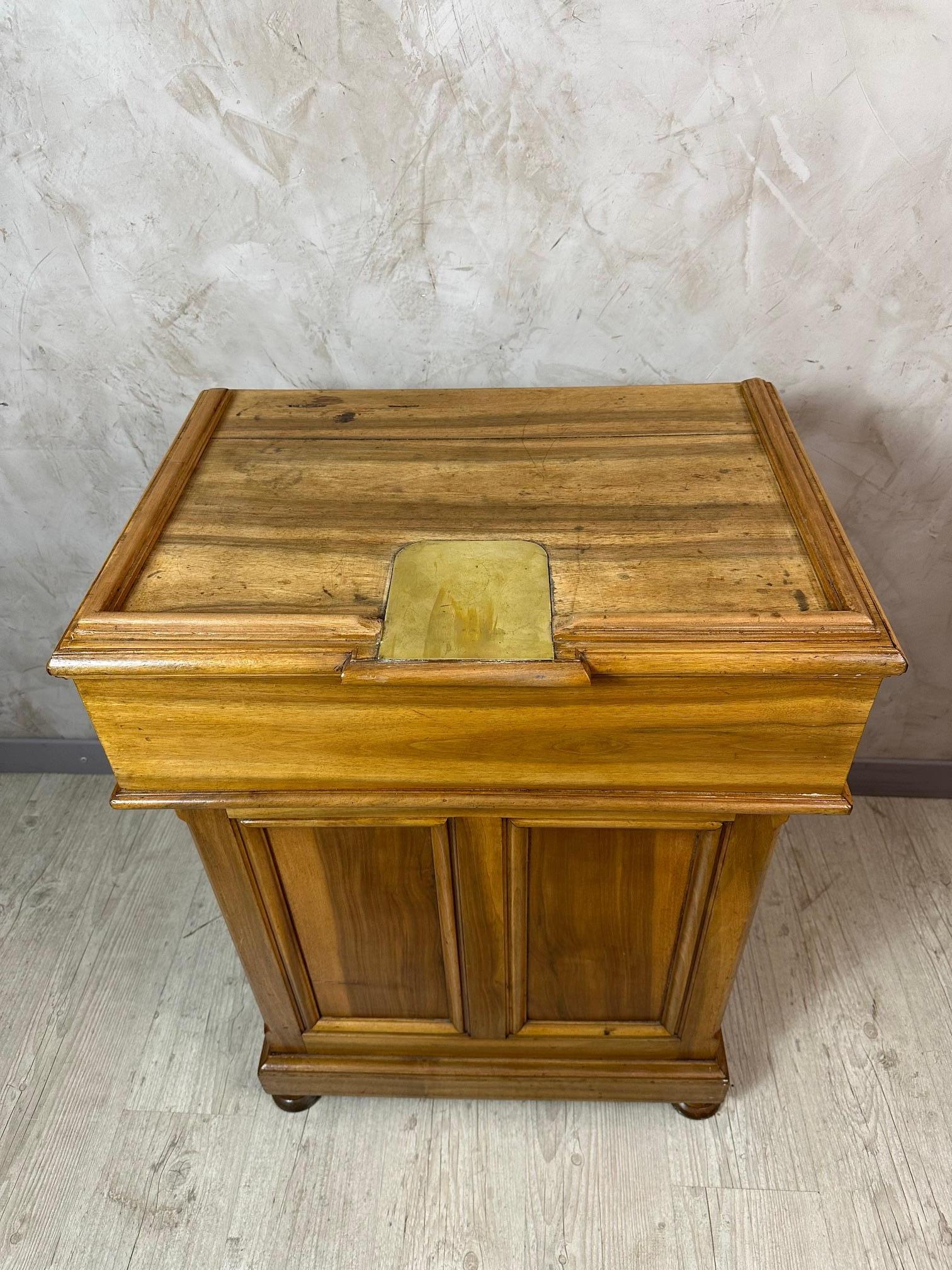 Banco di commercio francese del XX secolo in noce e ottone, 1900 In condizioni buone in vendita a LEGNY, FR