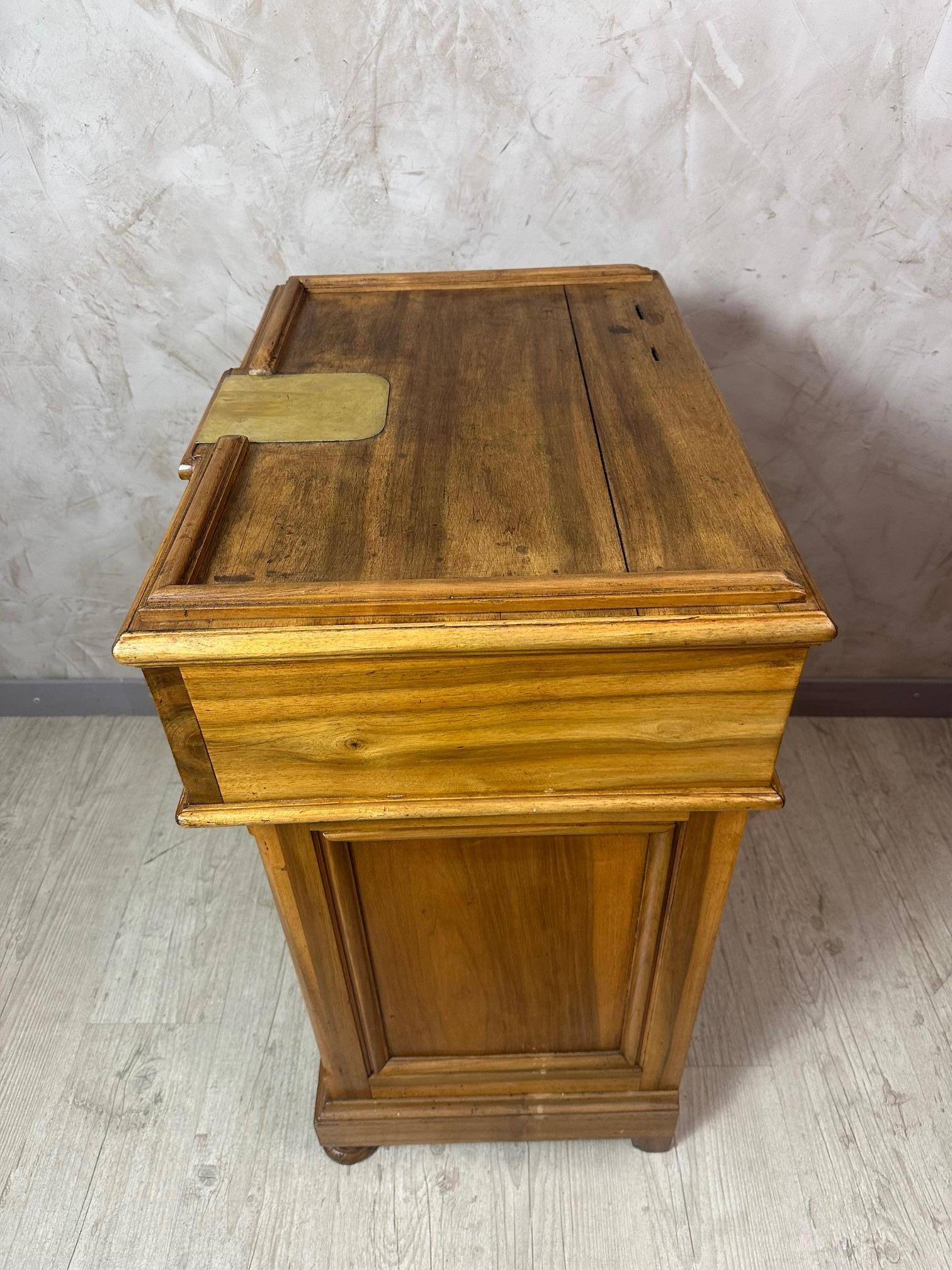 Banco di commercio francese del XX secolo in noce e ottone, 1900 in vendita 2