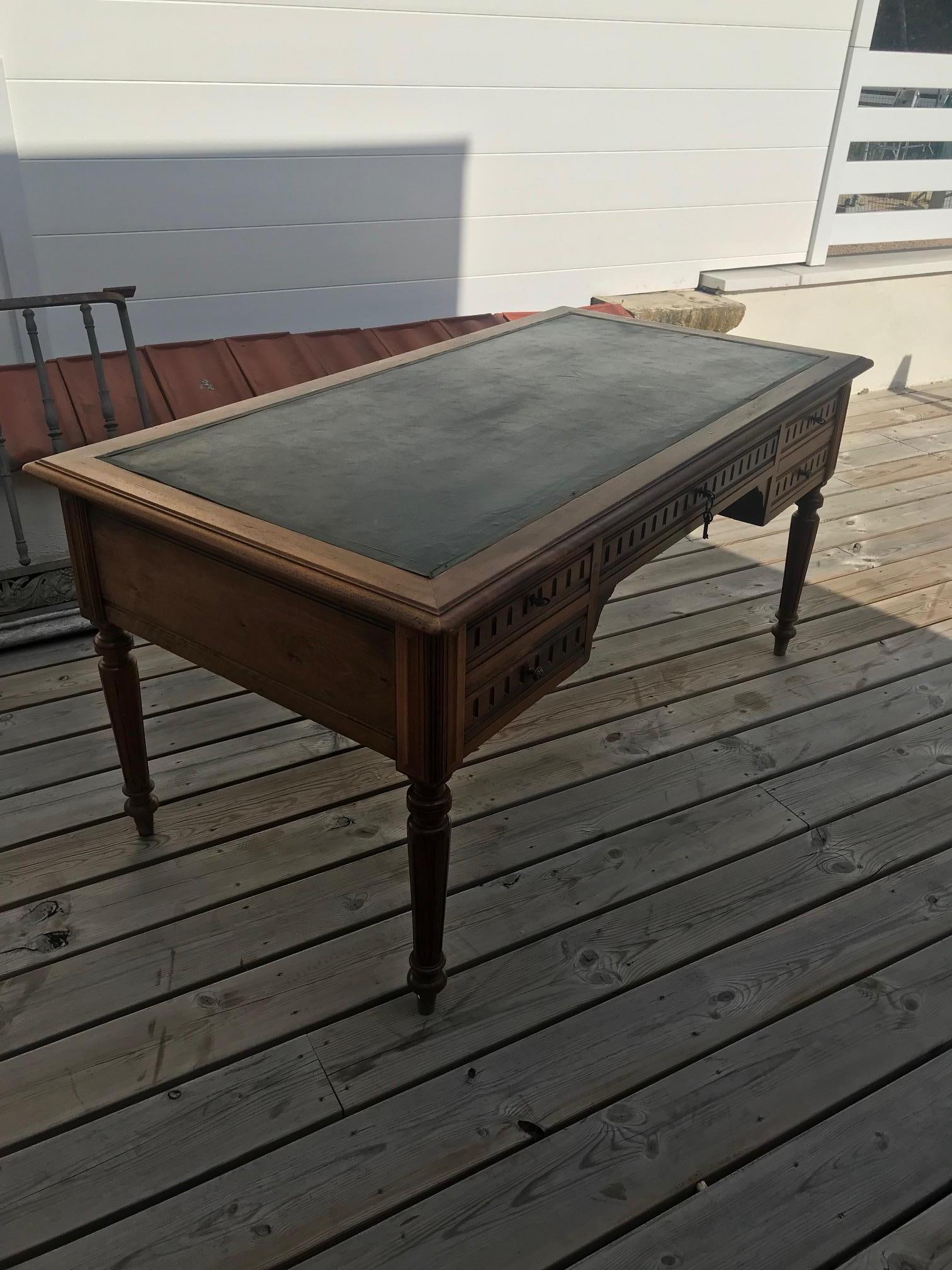 20th Century French Walnut and Leather Top Desk, 1900s 16