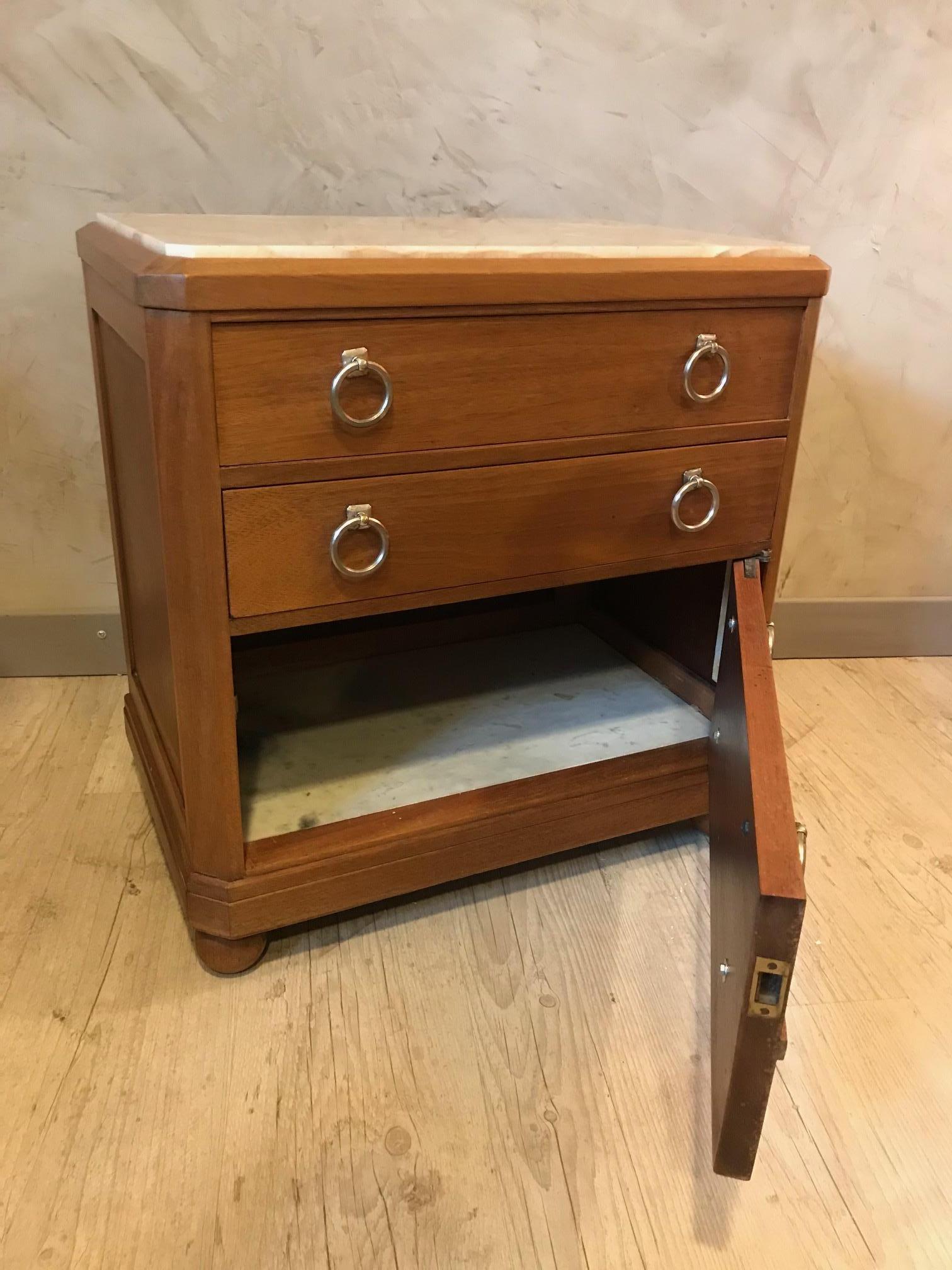 Metà XX secolo Commode francese in noce e marmo del XX secolo, anni '40 in vendita