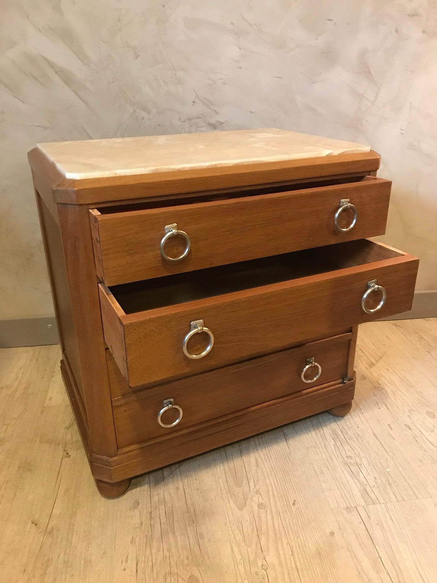 Commode francese in noce e marmo del XX secolo, anni '40 in vendita 1