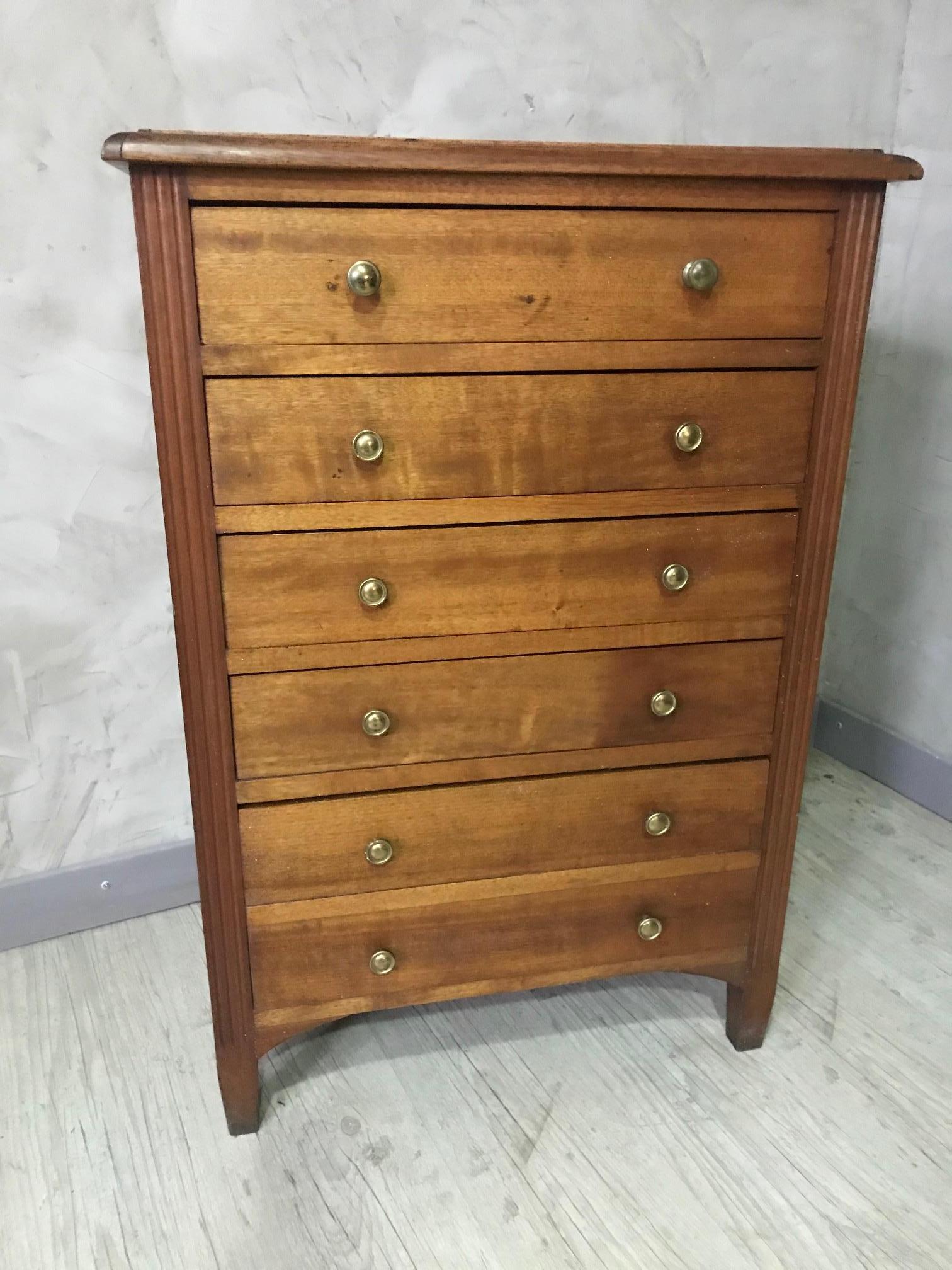 20th Century French Walnut Chests of Drawer In Good Condition In LEGNY, FR