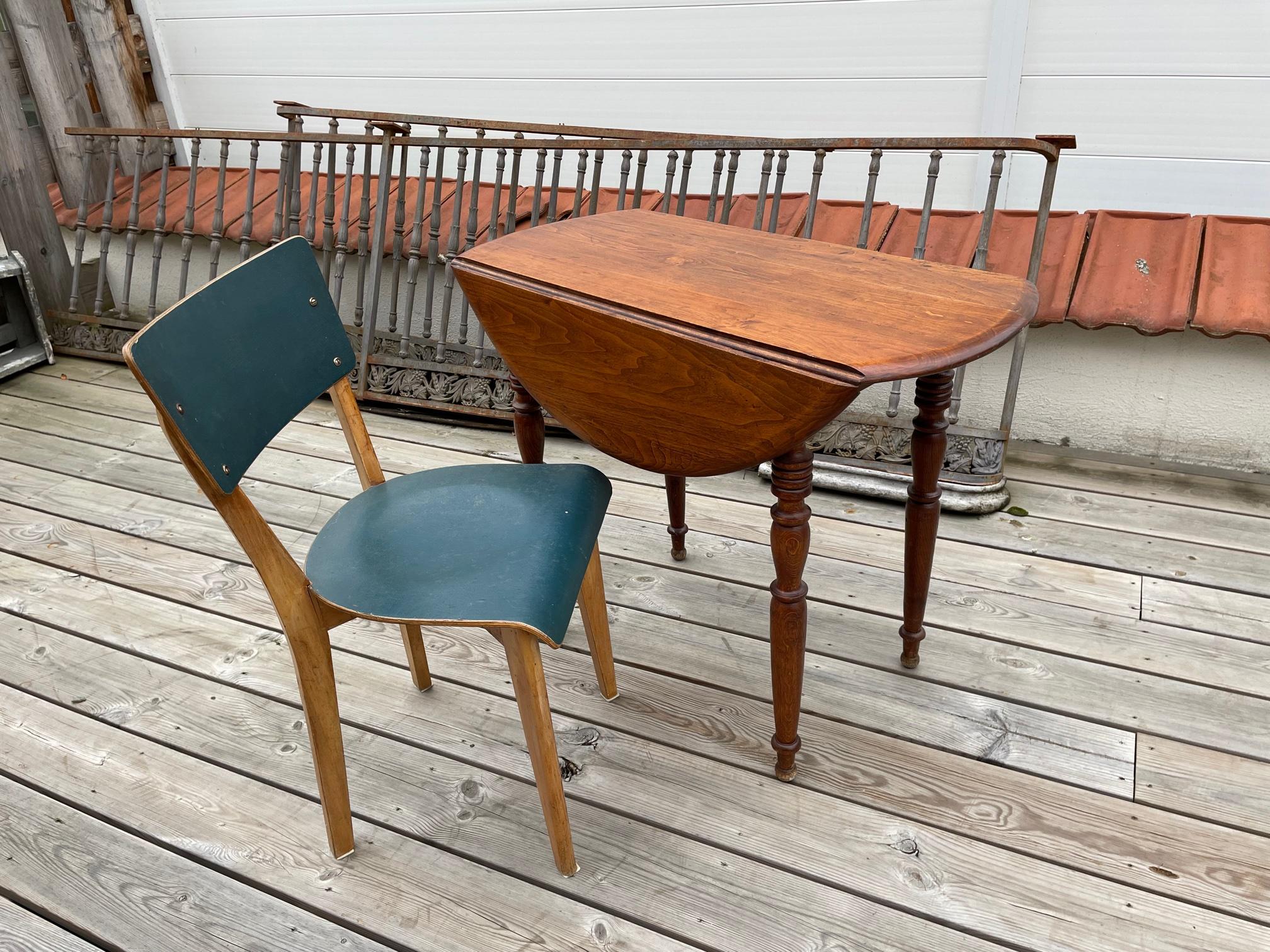 20th Century French Walnut Opening Table 7